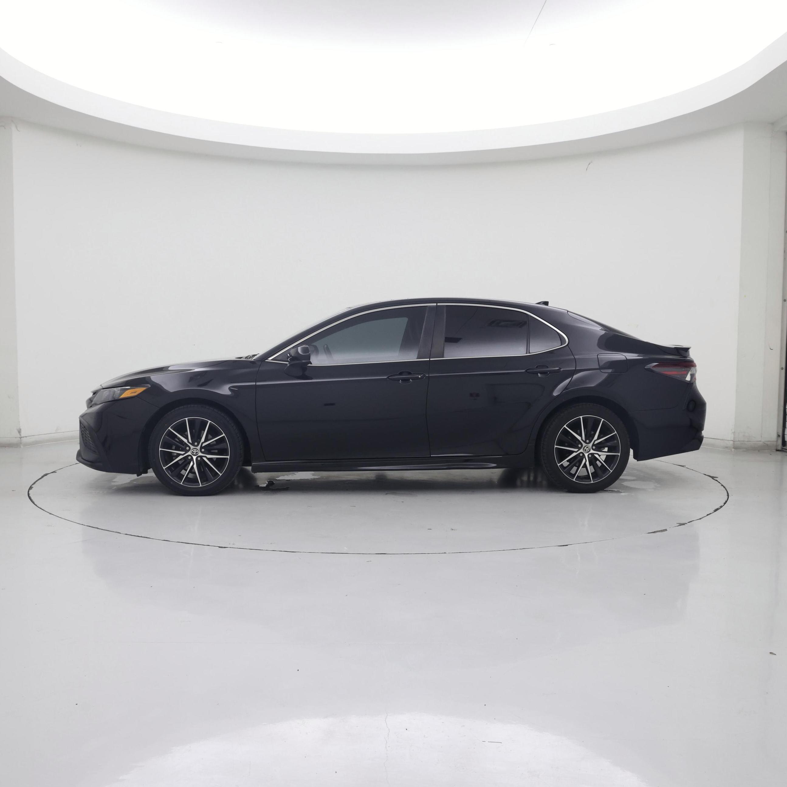 Thumbnail: 2021 Toyota Camry - 3