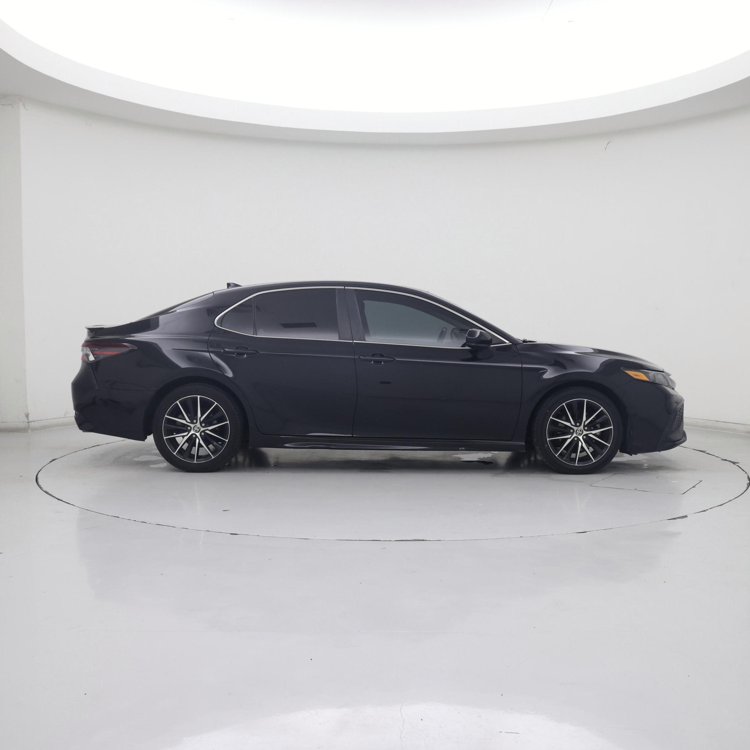 Thumbnail: 2021 Toyota Camry - 7