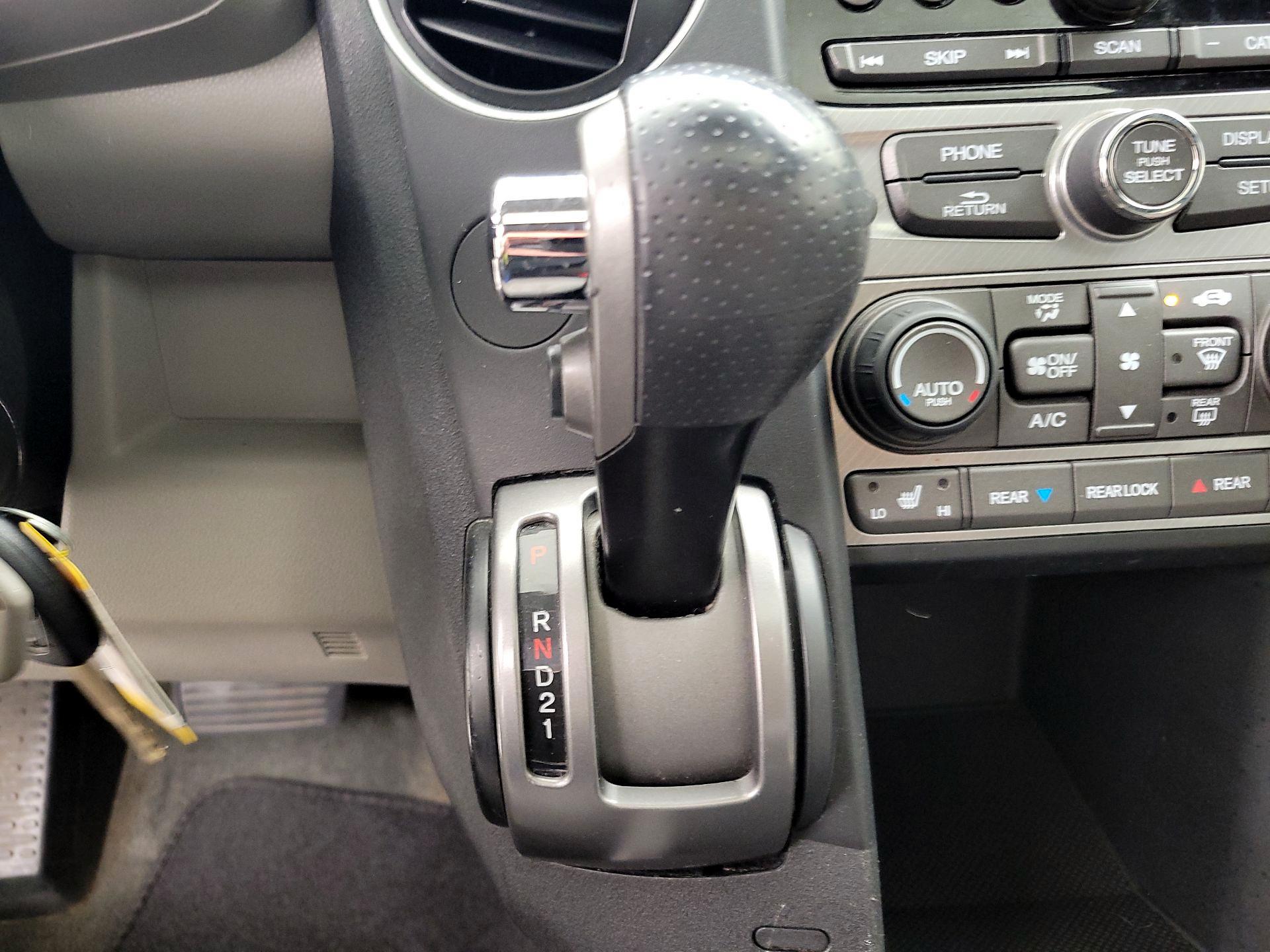 Thumbnail: 2013 Honda Pilot - 17