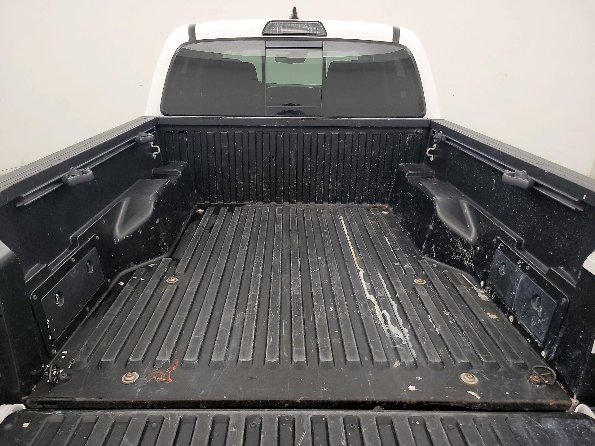 Thumbnail: 2018 Toyota Tacoma - 20