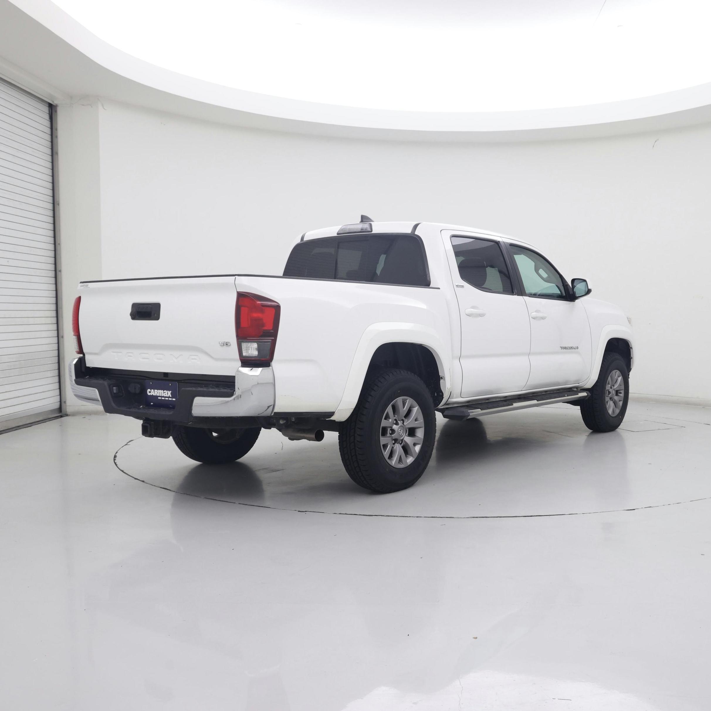 Thumbnail: 2018 Toyota Tacoma - 8