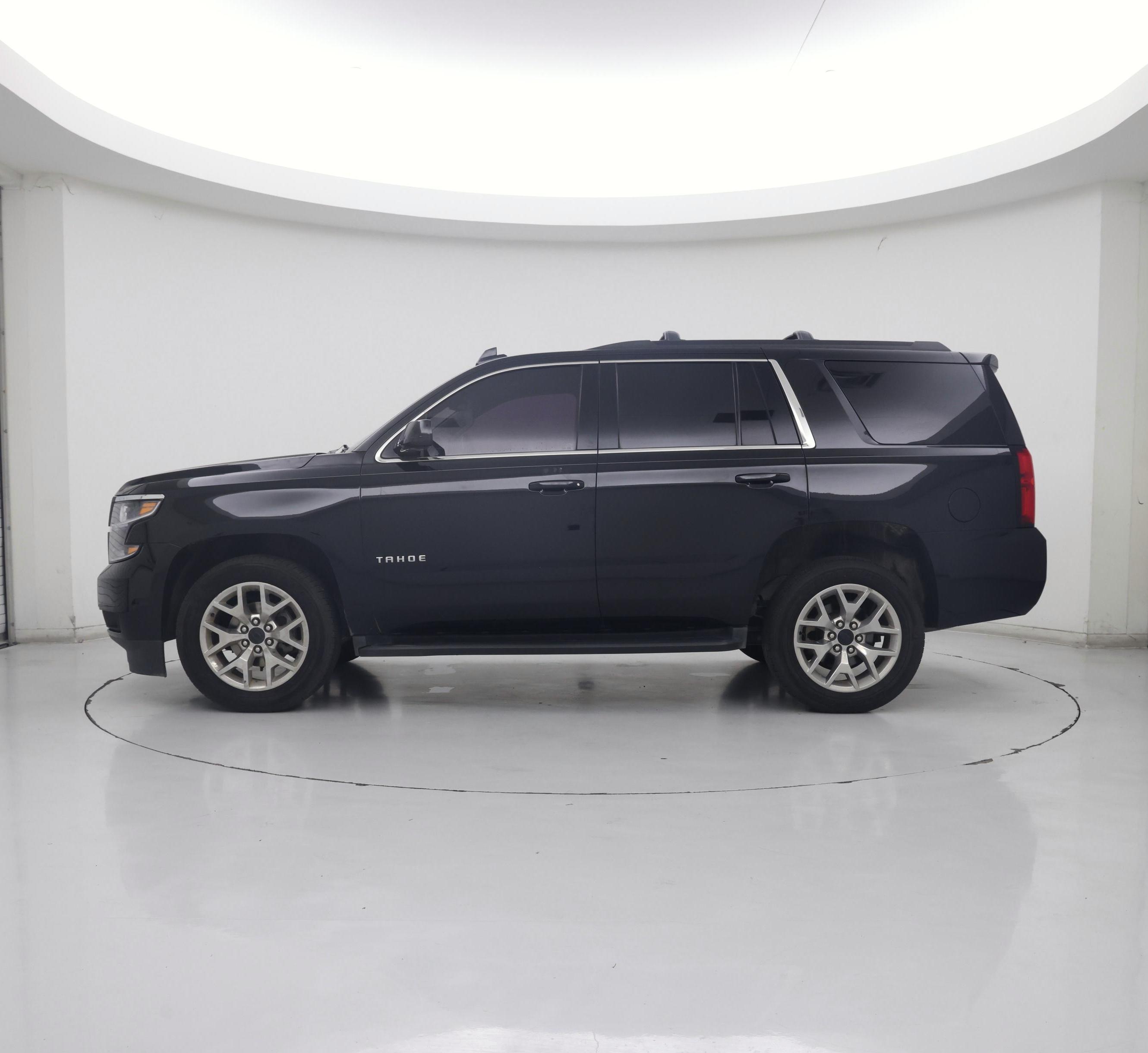 Thumbnail: 2017 Chevrolet Tahoe - 3