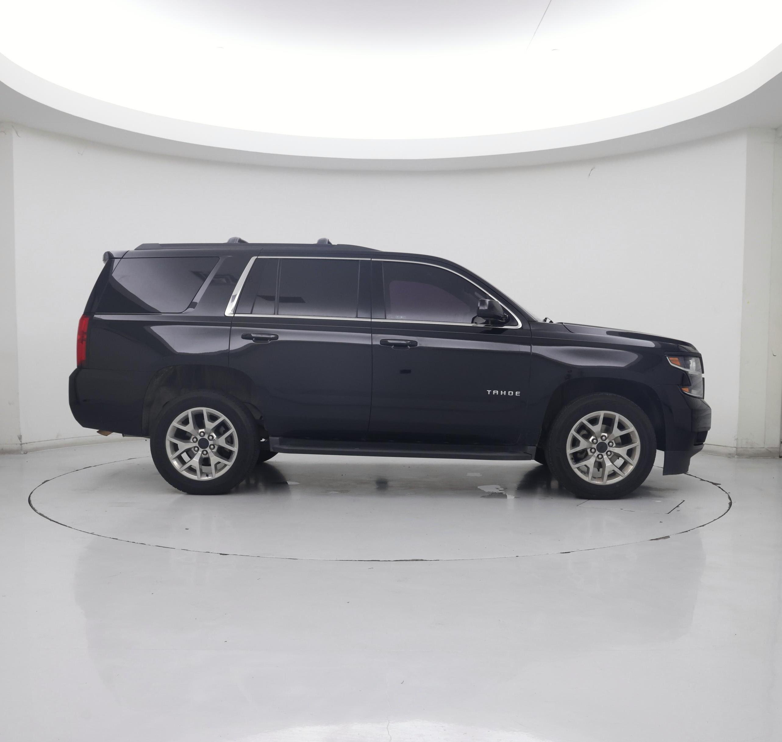 Thumbnail: 2017 Chevrolet Tahoe - 7