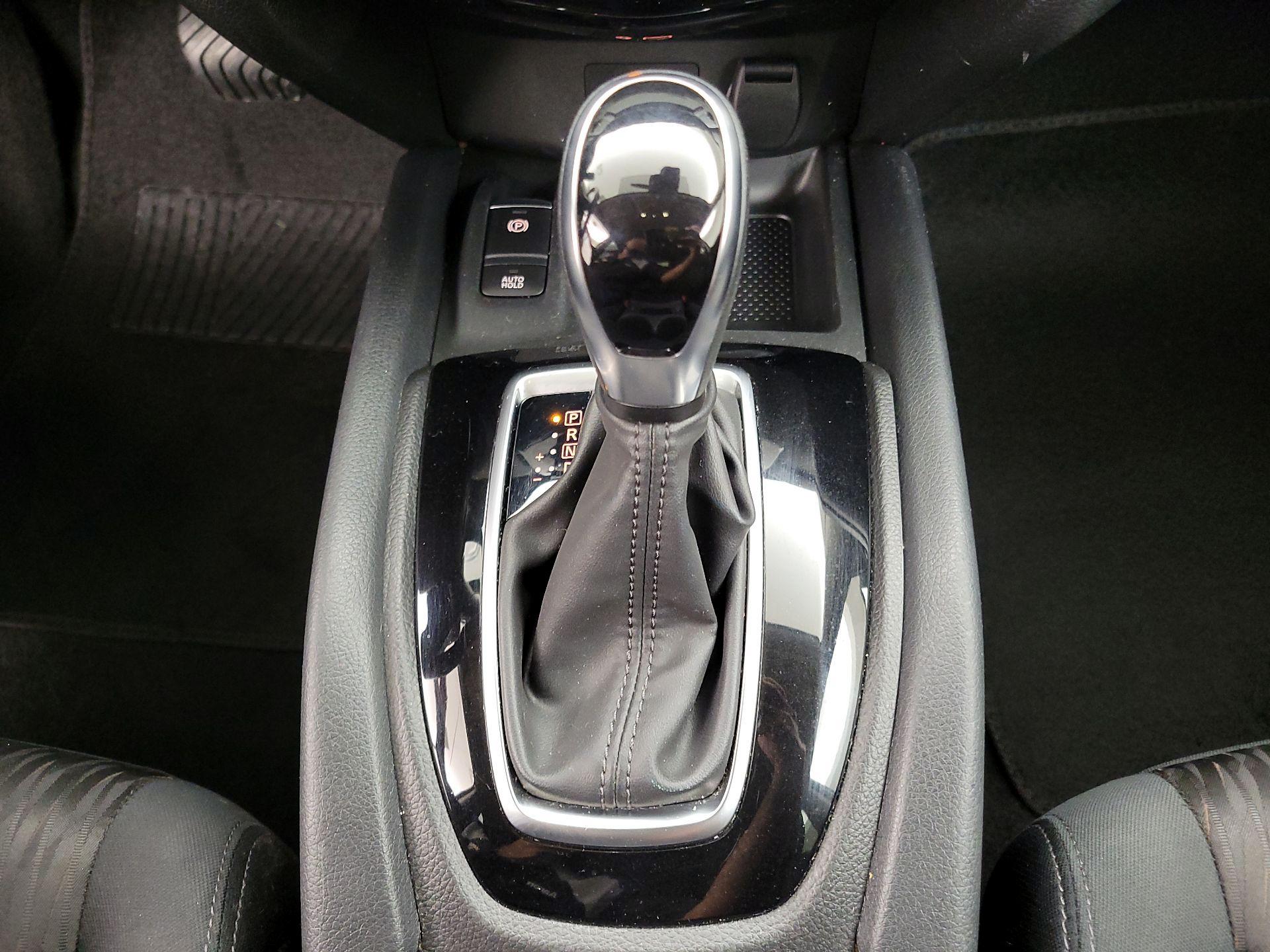 Thumbnail: 2019 Nissan Rogue - 18