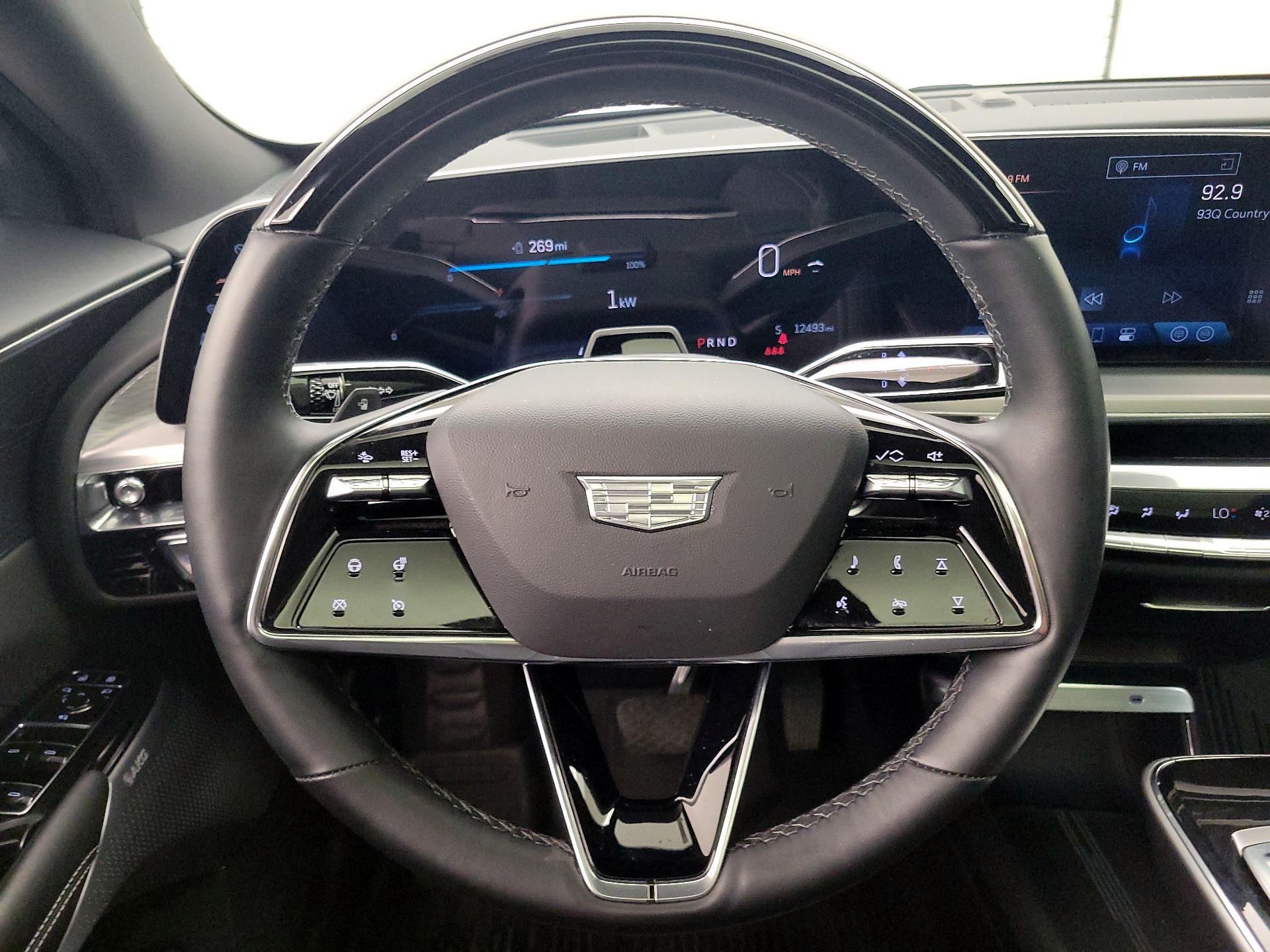 Thumbnail: 2024 Cadillac Lyriq - 10