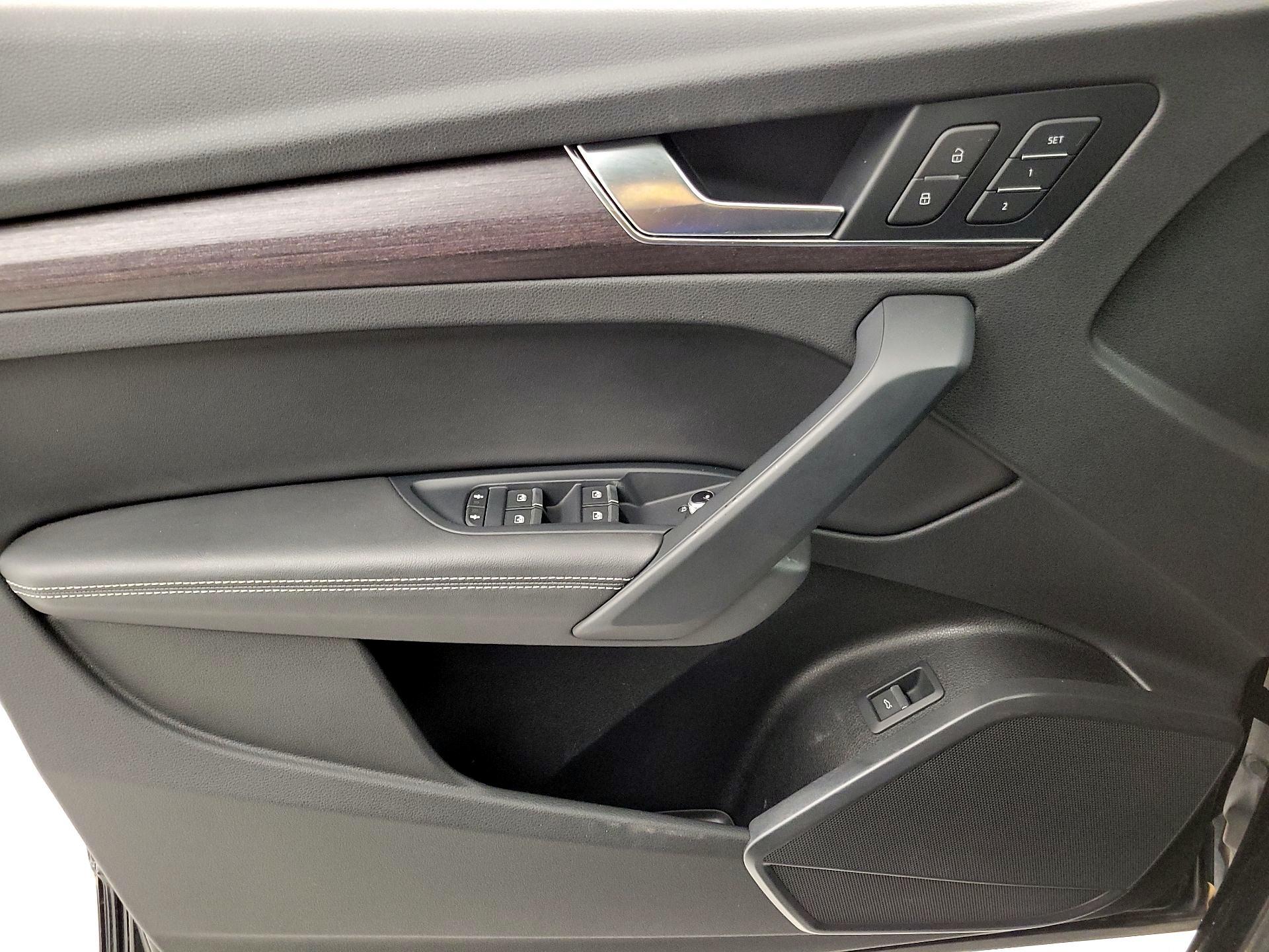 Thumbnail: 2021 Audi Q5 - 12