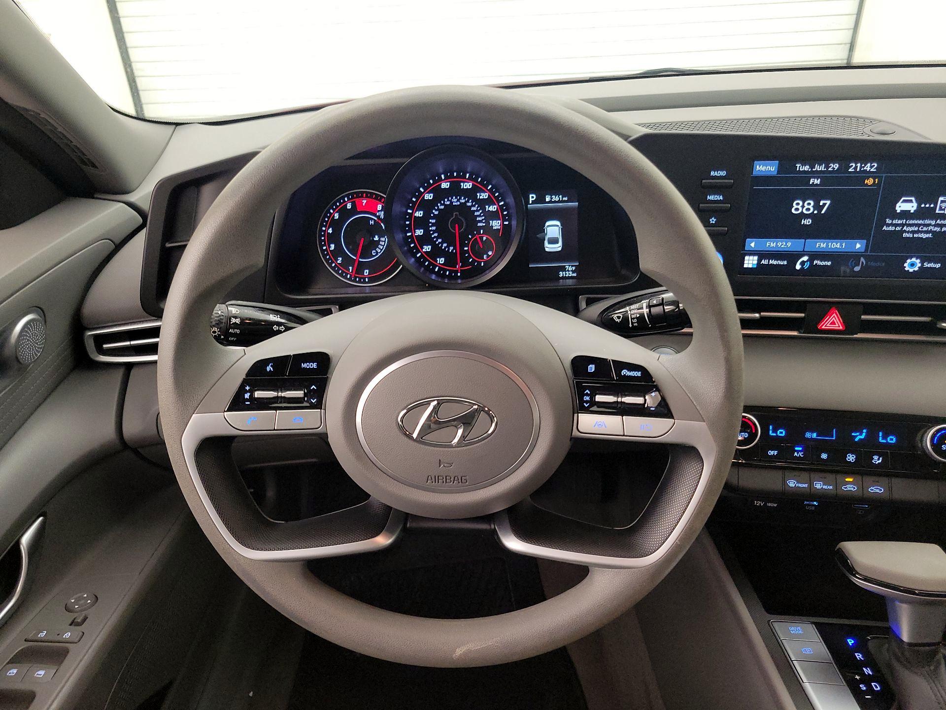Thumbnail: 2022 Hyundai Elantra - 10