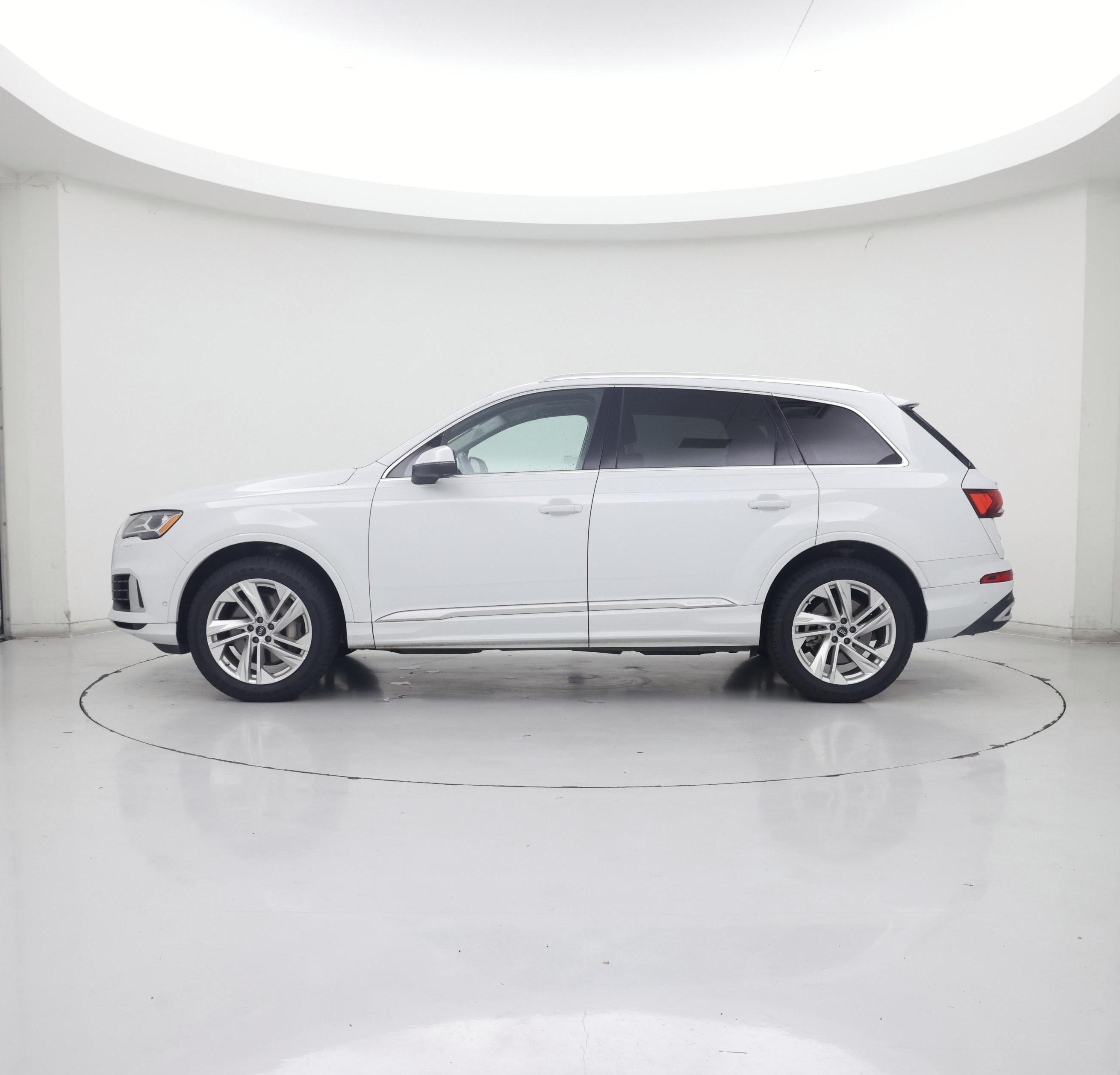 Thumbnail: 2021 Audi Q7 - 3