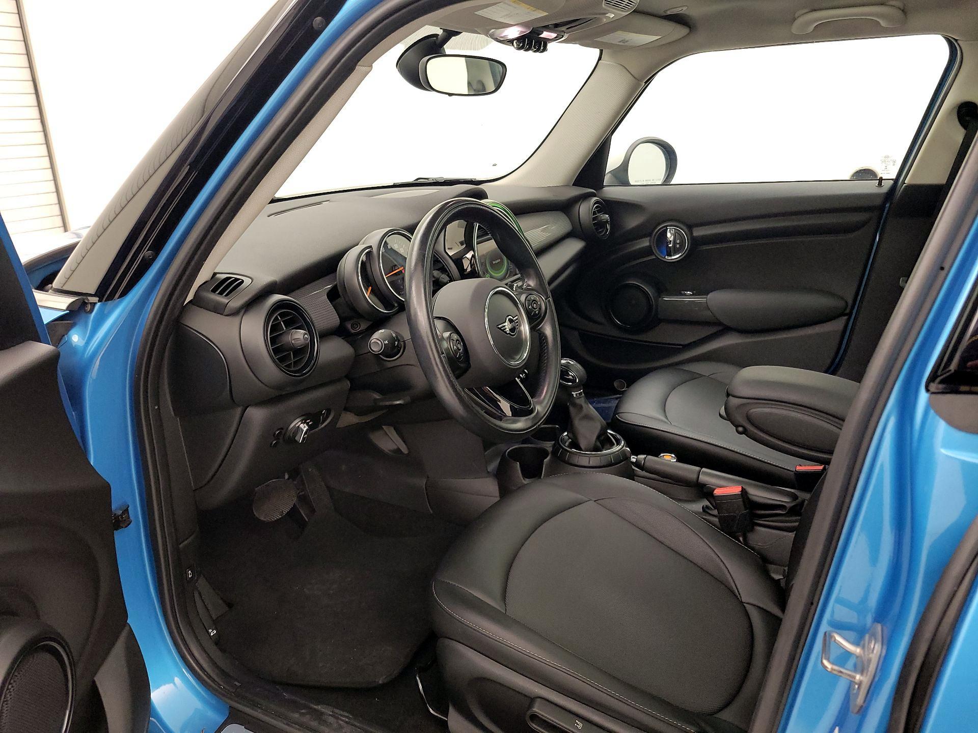 Thumbnail: 2015 MINI Cooper Hardtop - 11