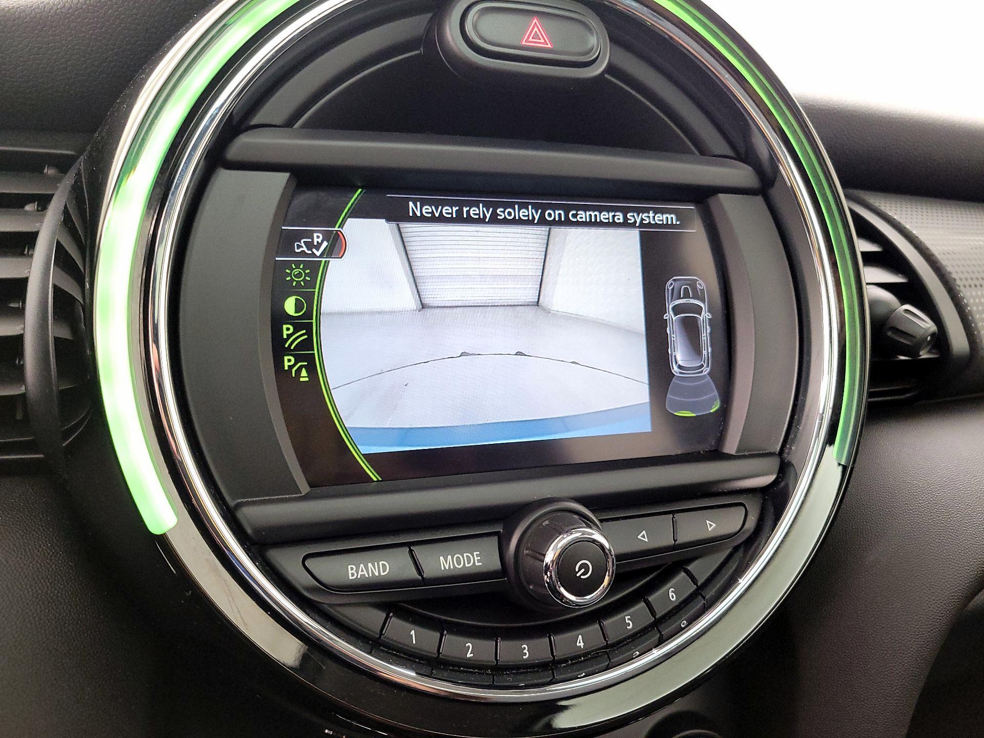 Thumbnail: 2015 MINI Cooper Hardtop - 14