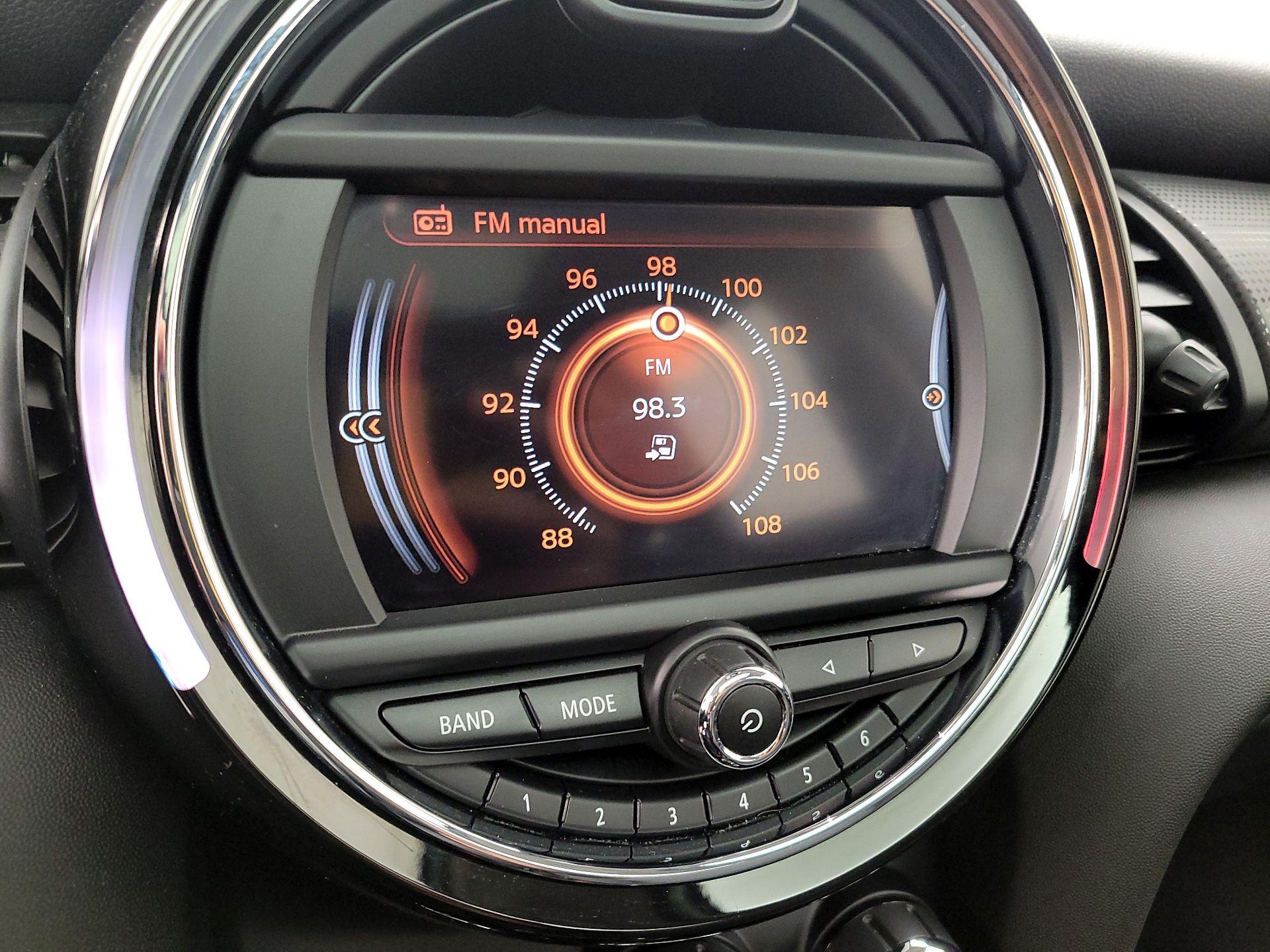 Thumbnail: 2015 MINI Cooper Hardtop - 15