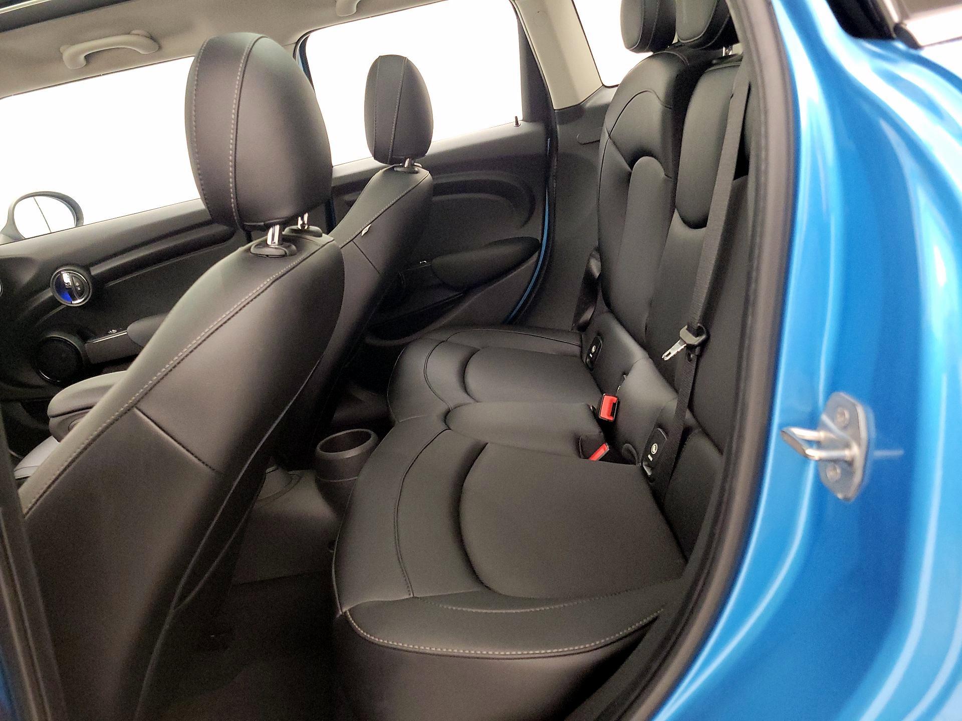 Thumbnail: 2015 MINI Cooper Hardtop - 20