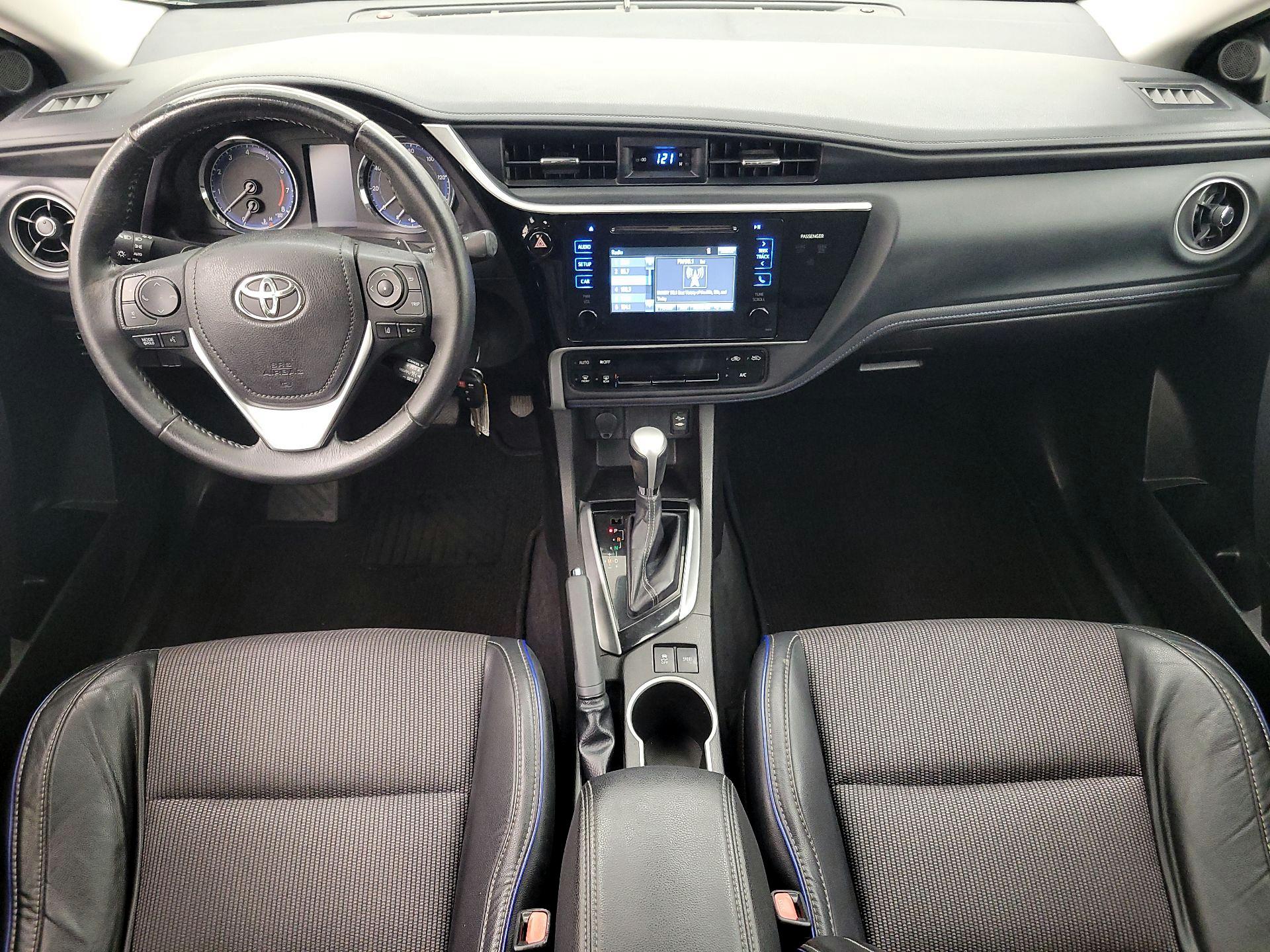 Thumbnail: 2017 Toyota Corolla - 9