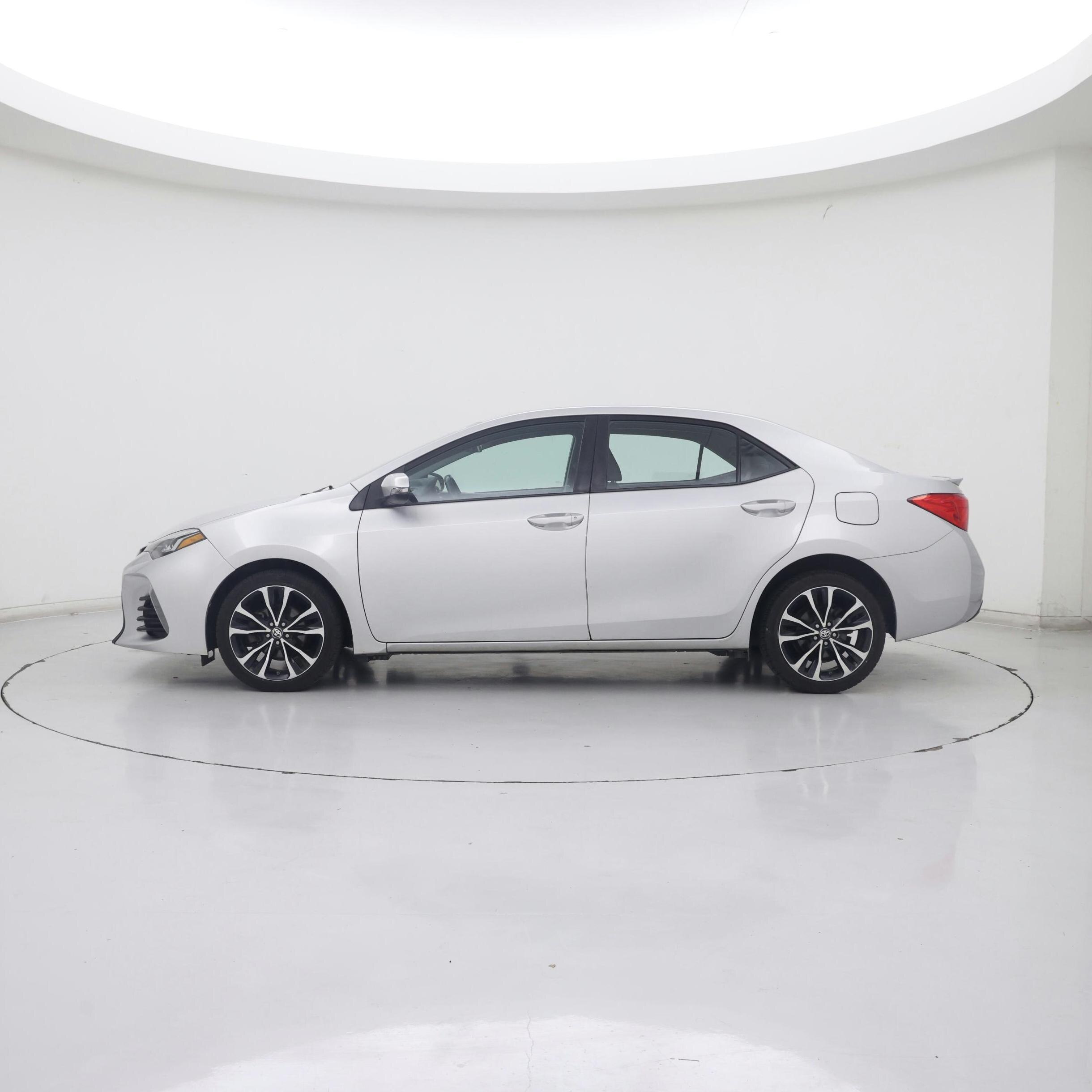 Thumbnail: 2017 Toyota Corolla - 3