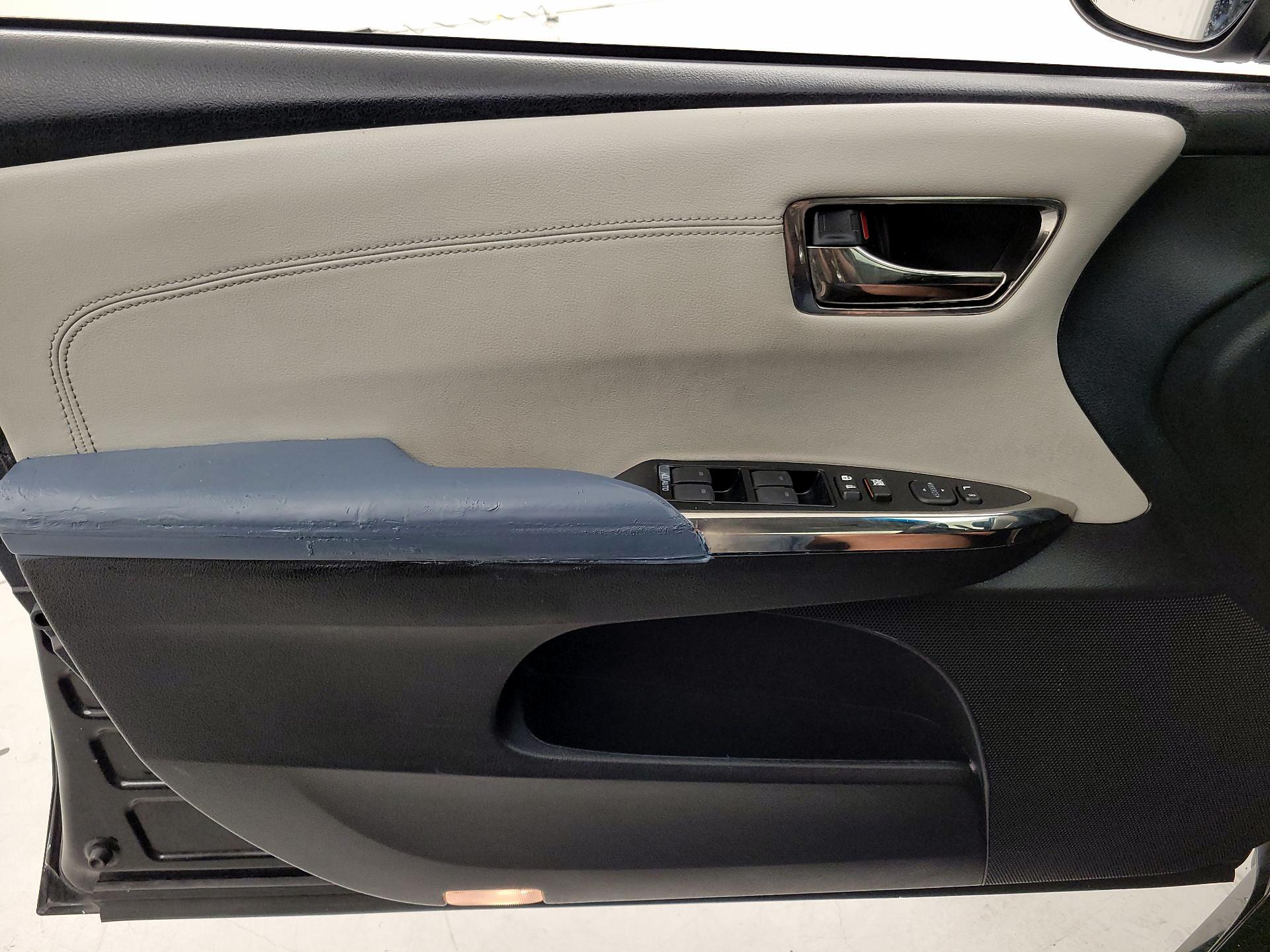 Thumbnail: 2013 Toyota Avalon - 12