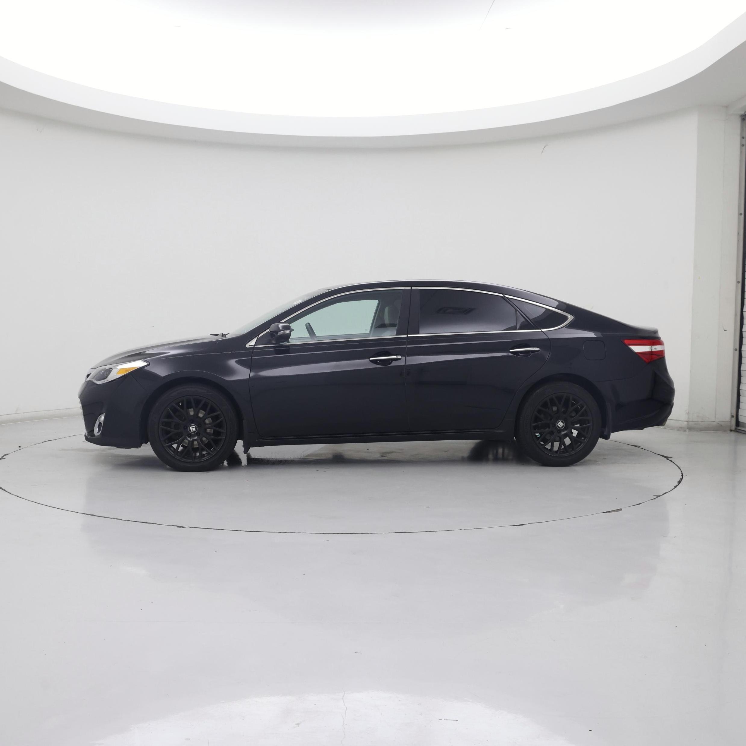 Thumbnail: 2013 Toyota Avalon - 3