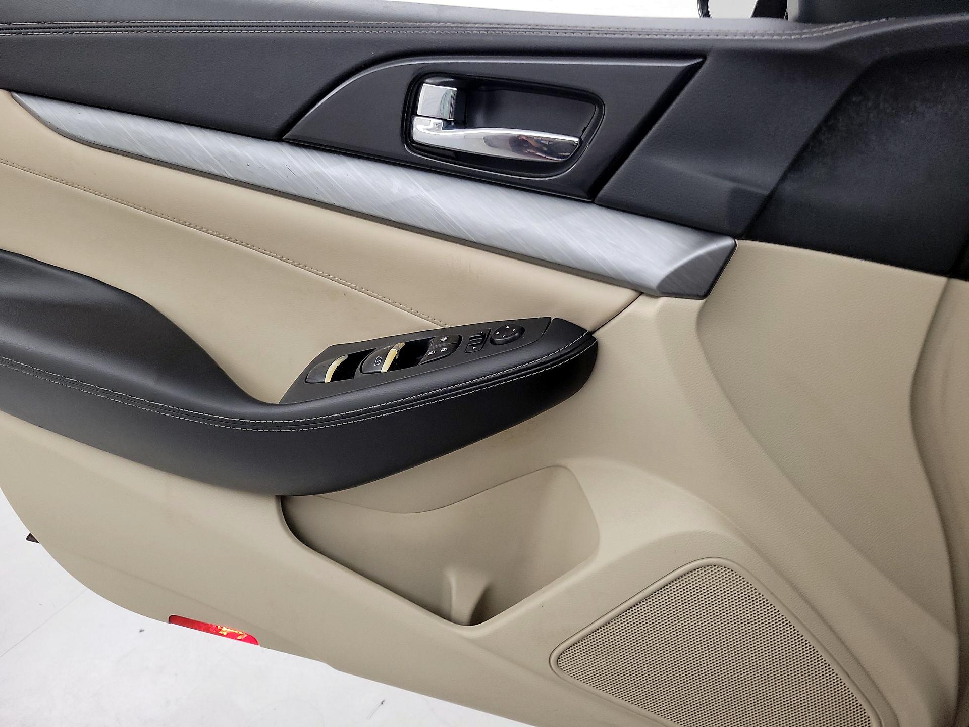Thumbnail: 2016 Nissan Maxima - 12