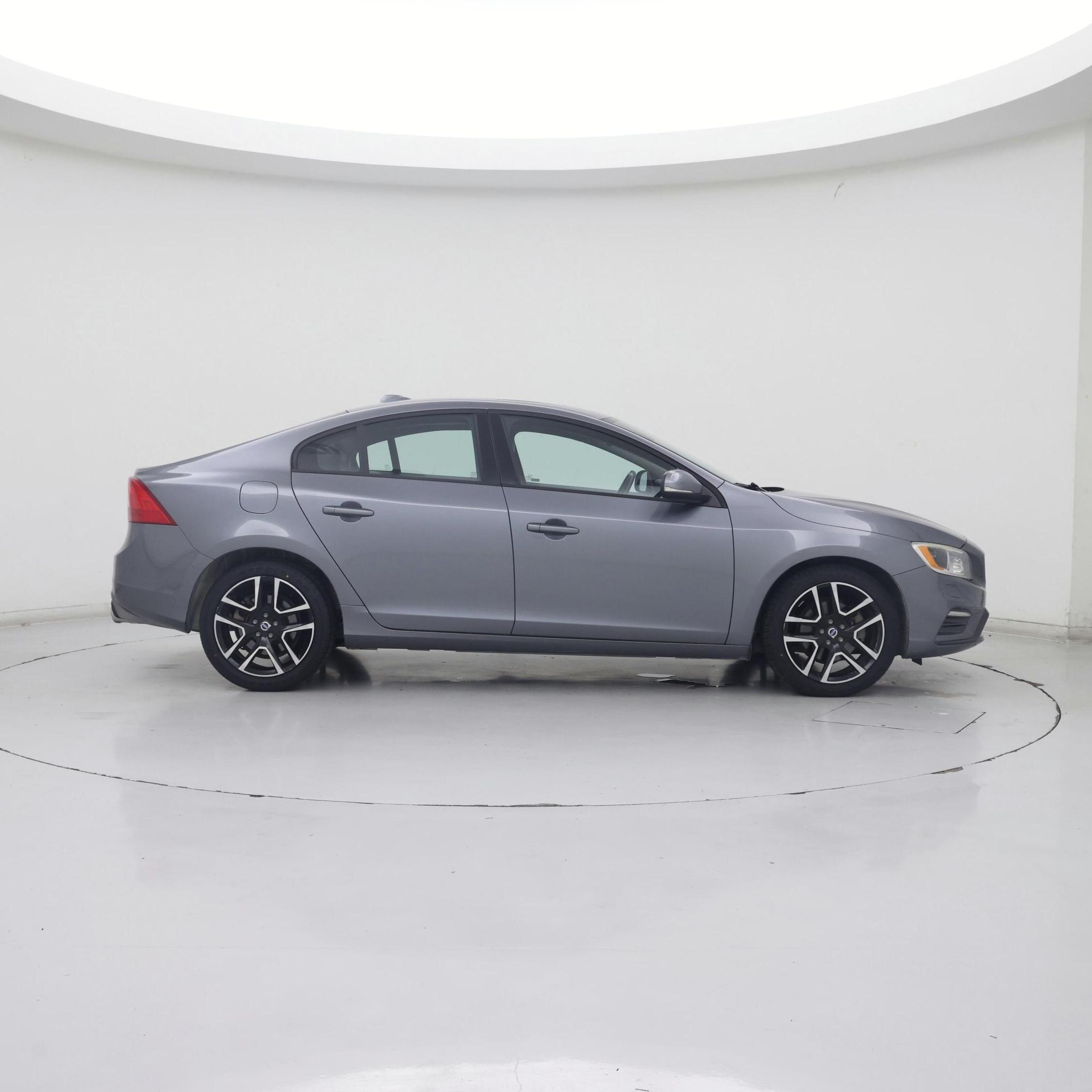 Thumbnail: 2017 Volvo S60 - 7