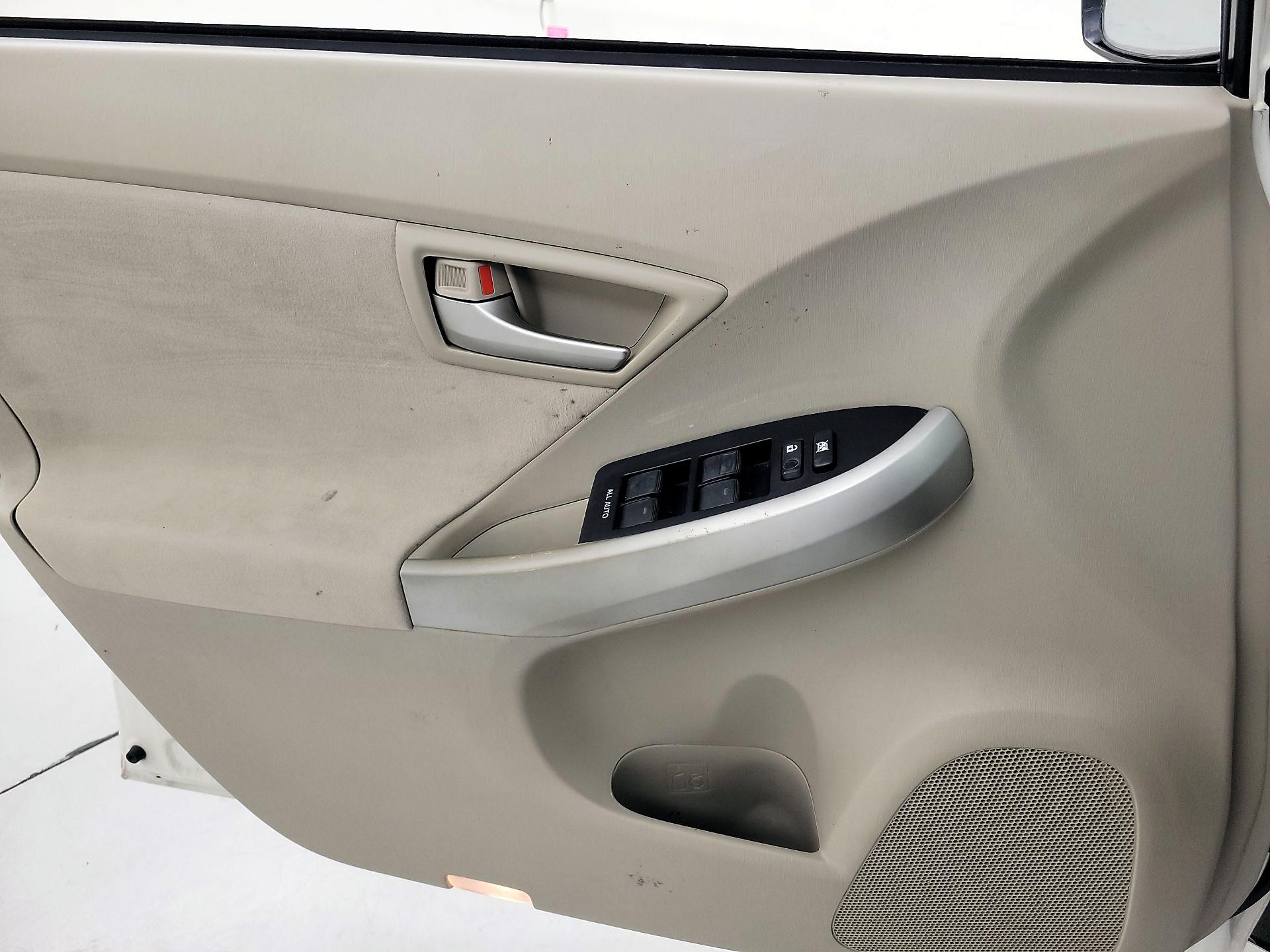 Thumbnail: 2013 Toyota Prius - 12