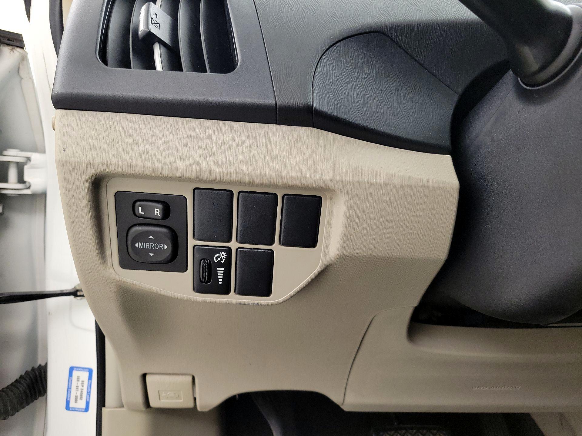 Thumbnail: 2013 Toyota Prius - 13