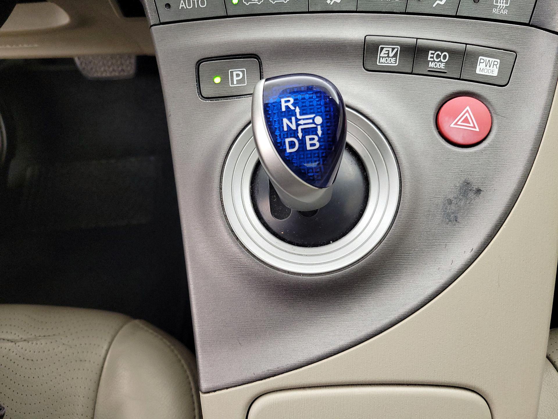 Thumbnail: 2013 Toyota Prius - 16