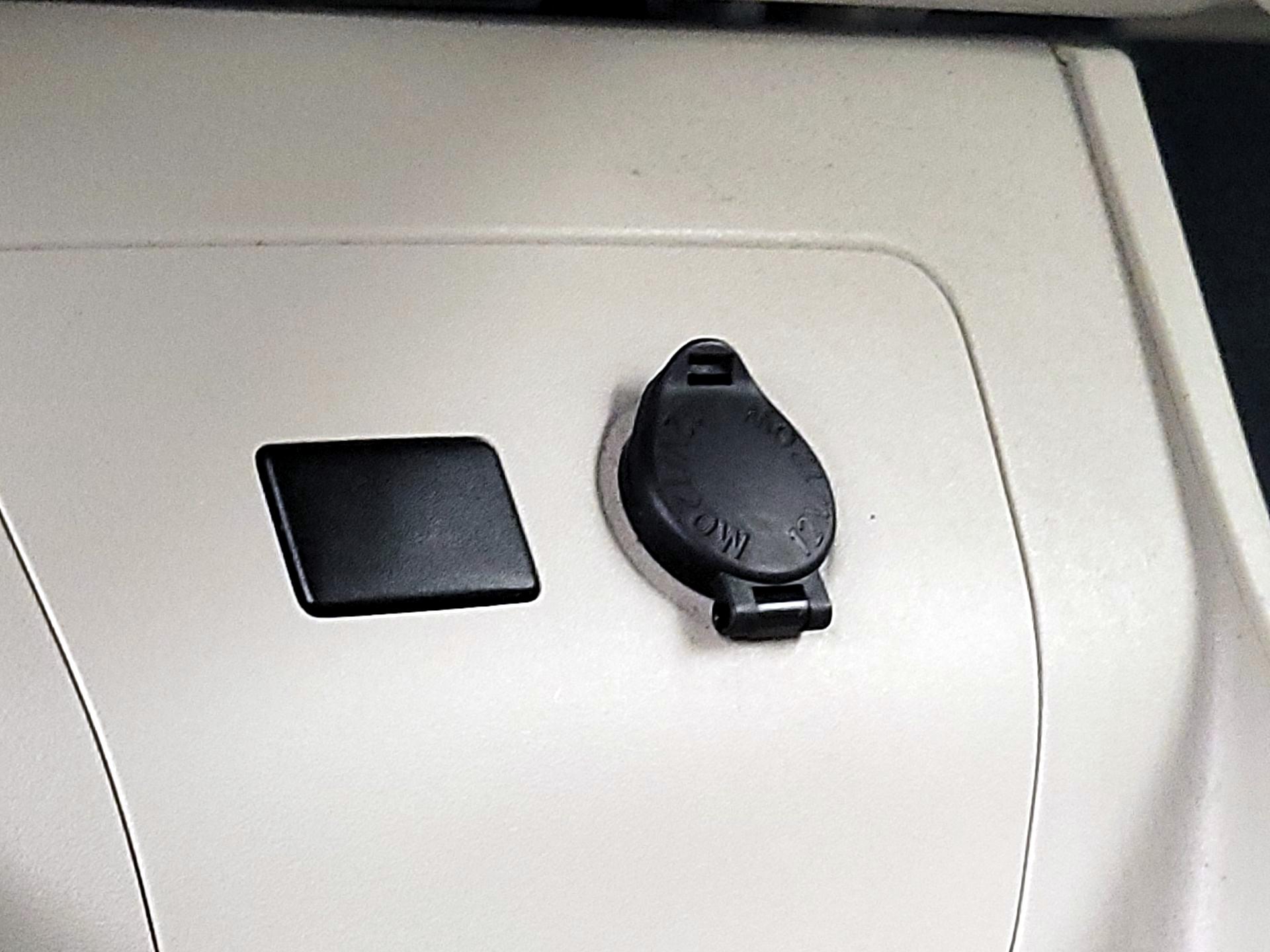 Thumbnail: 2013 Toyota Prius - 17