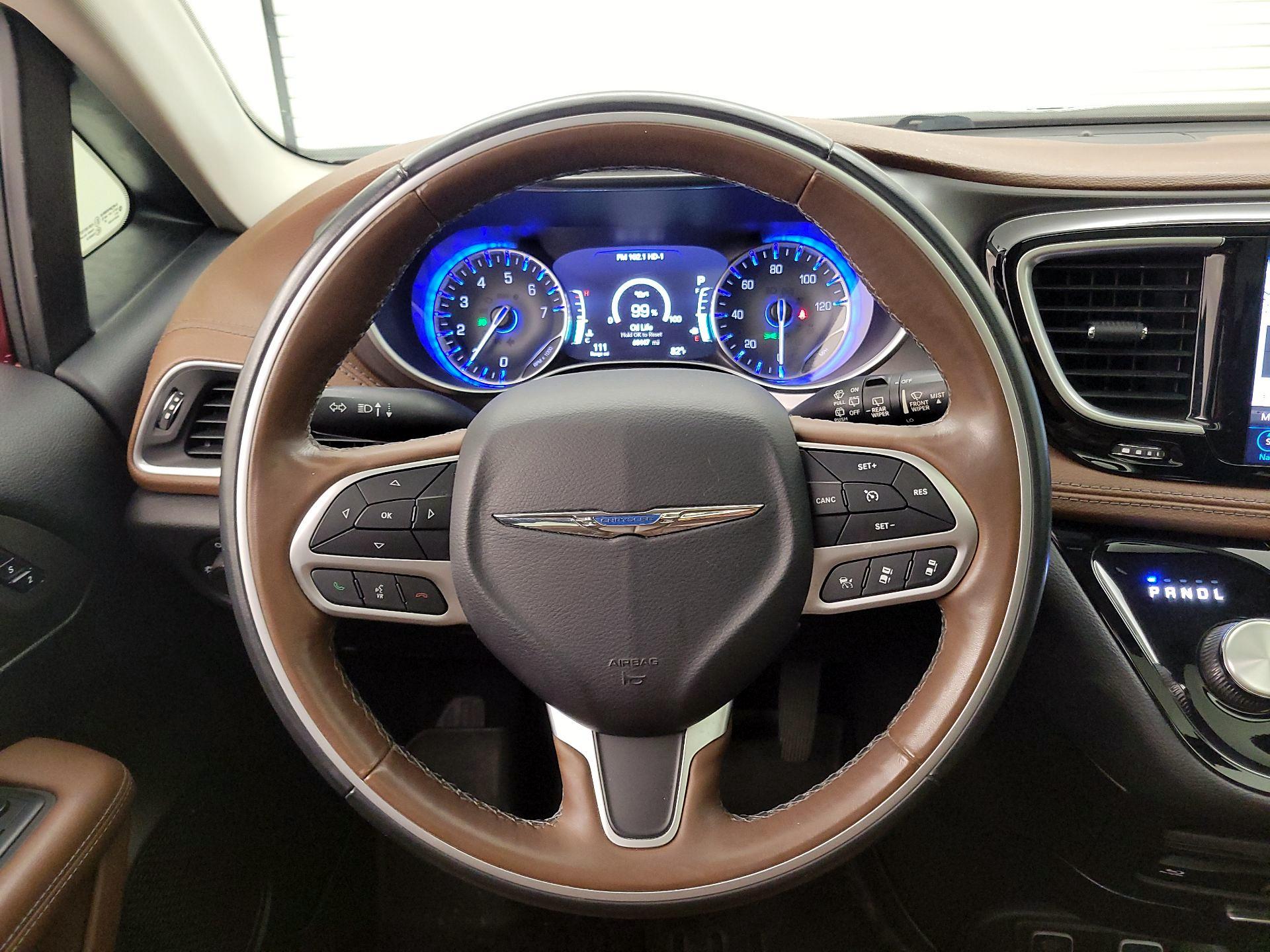 Thumbnail: 2018 Chrysler Pacifica - 10
