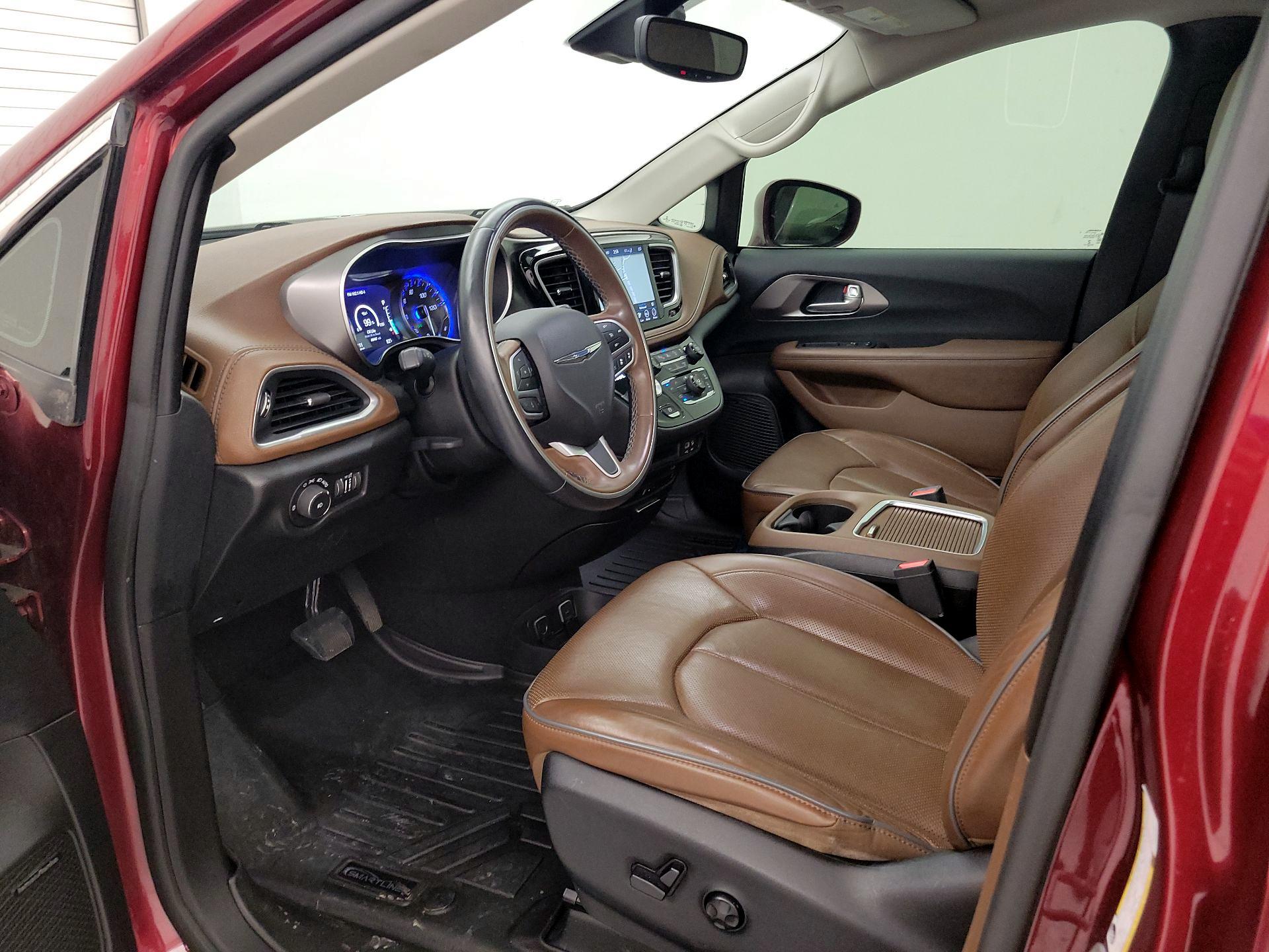 Thumbnail: 2018 Chrysler Pacifica - 11