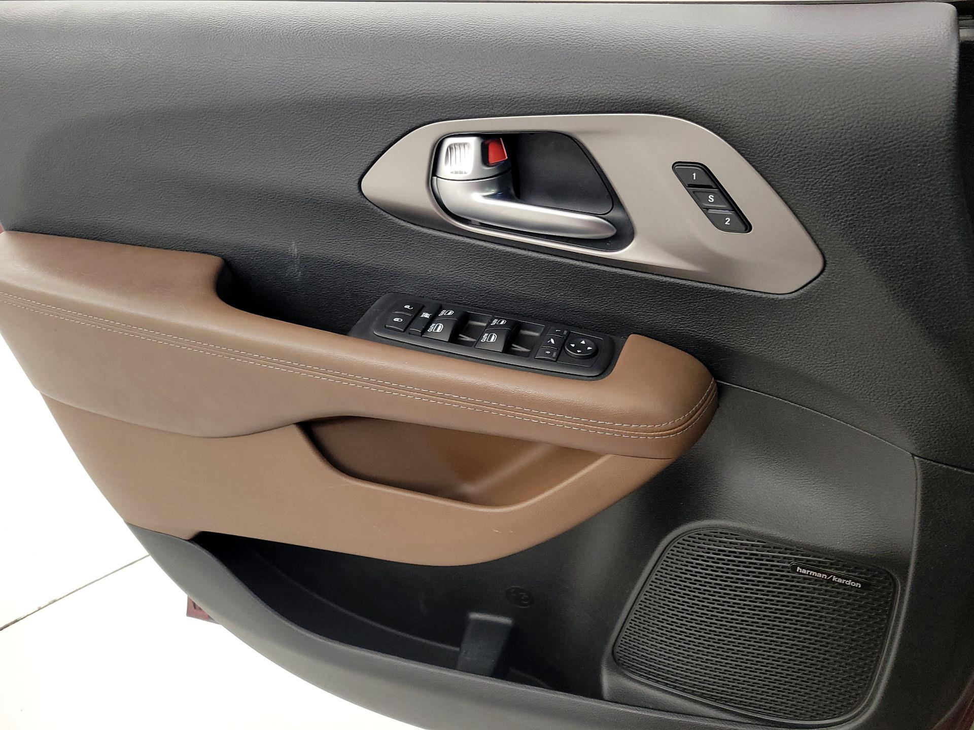 Thumbnail: 2018 Chrysler Pacifica - 12