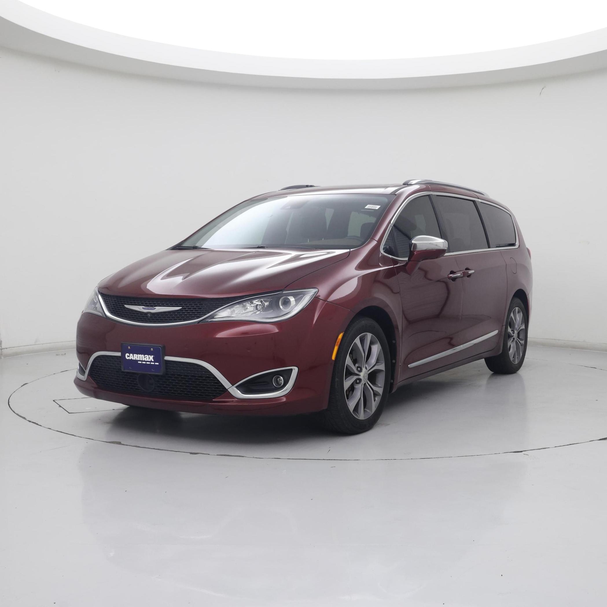Thumbnail: 2018 Chrysler Pacifica - 4