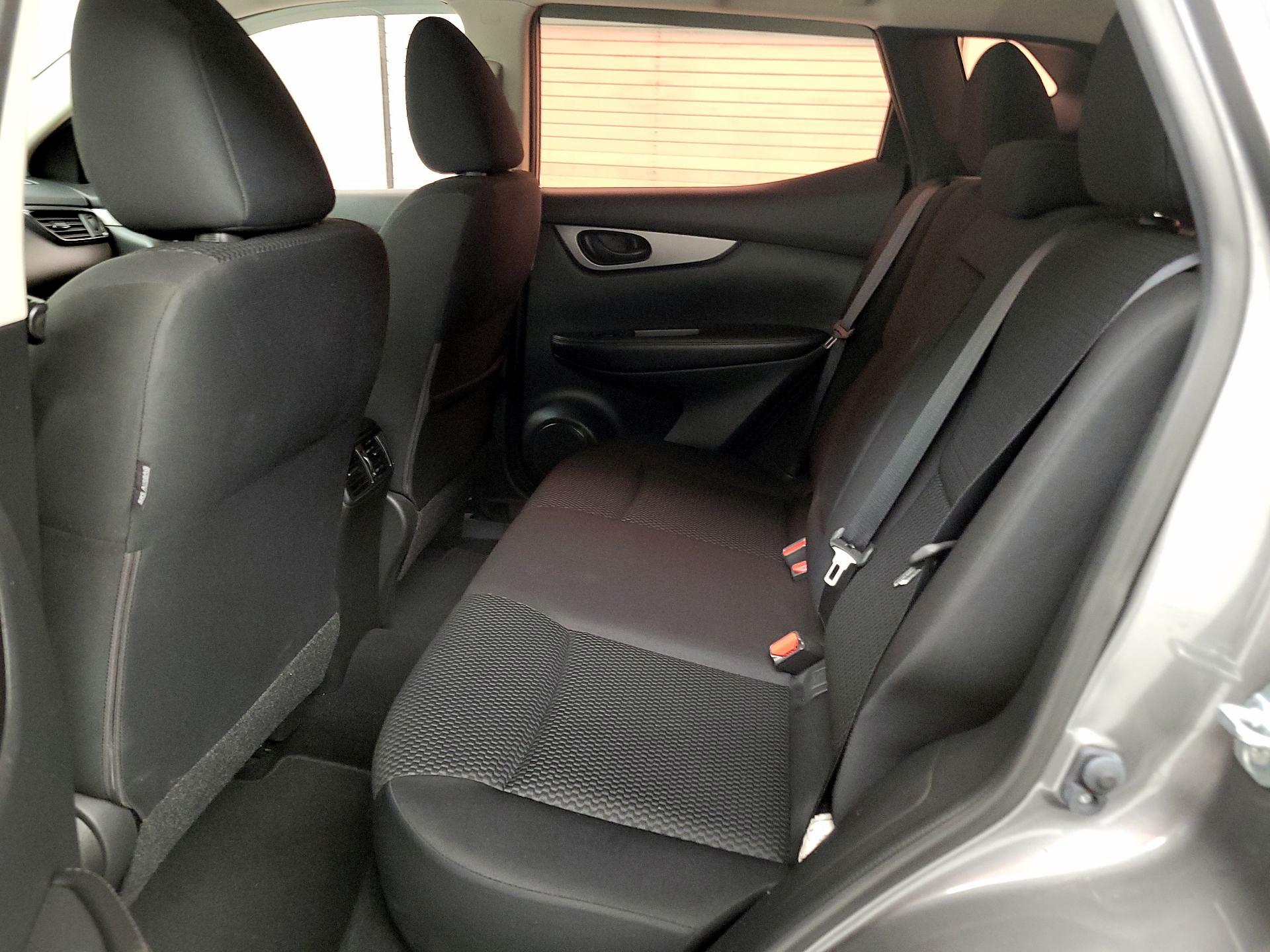 Thumbnail: 2017 Nissan Rogue Sport - 19