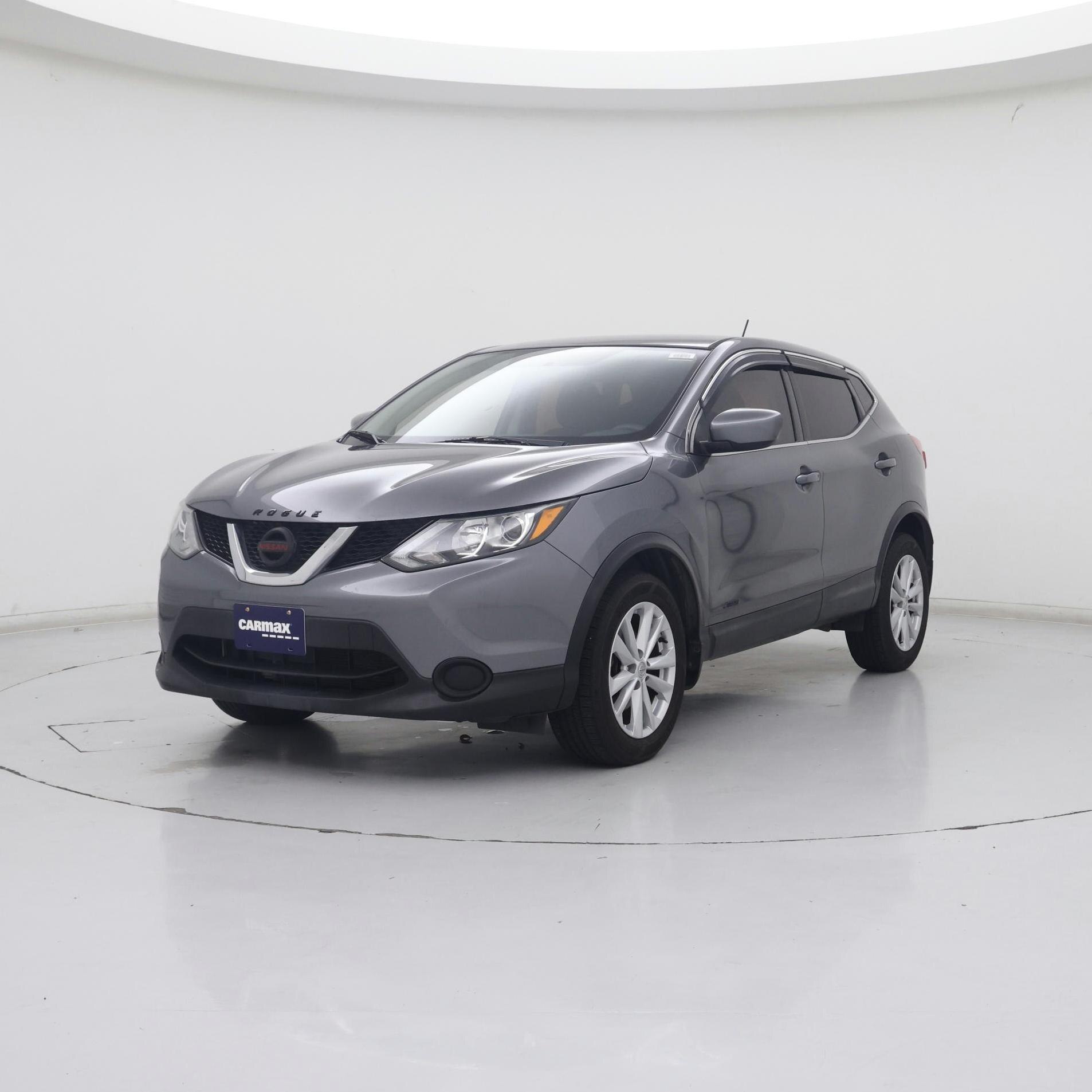 Thumbnail: 2017 Nissan Rogue Sport - 4