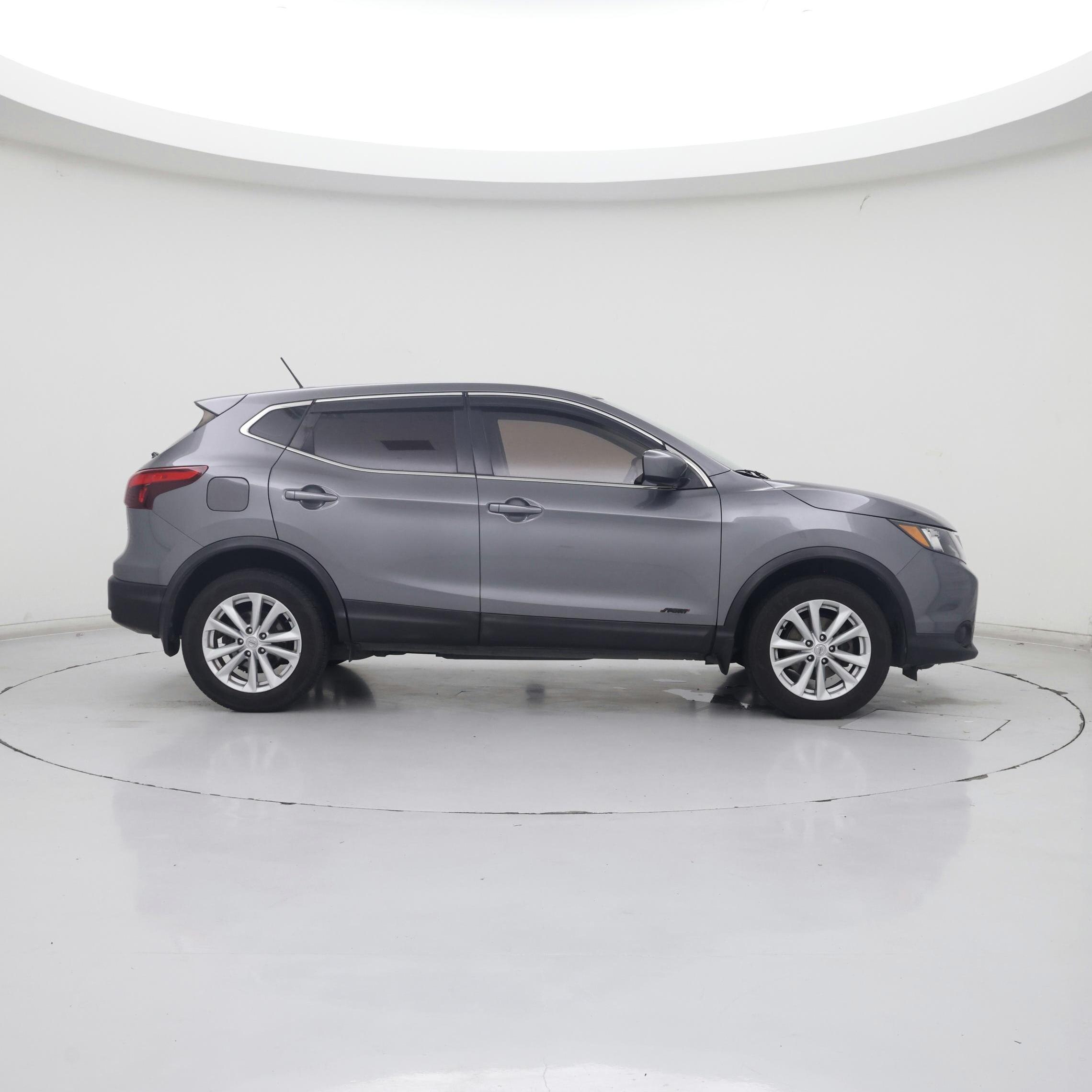 Thumbnail: 2017 Nissan Rogue Sport - 7