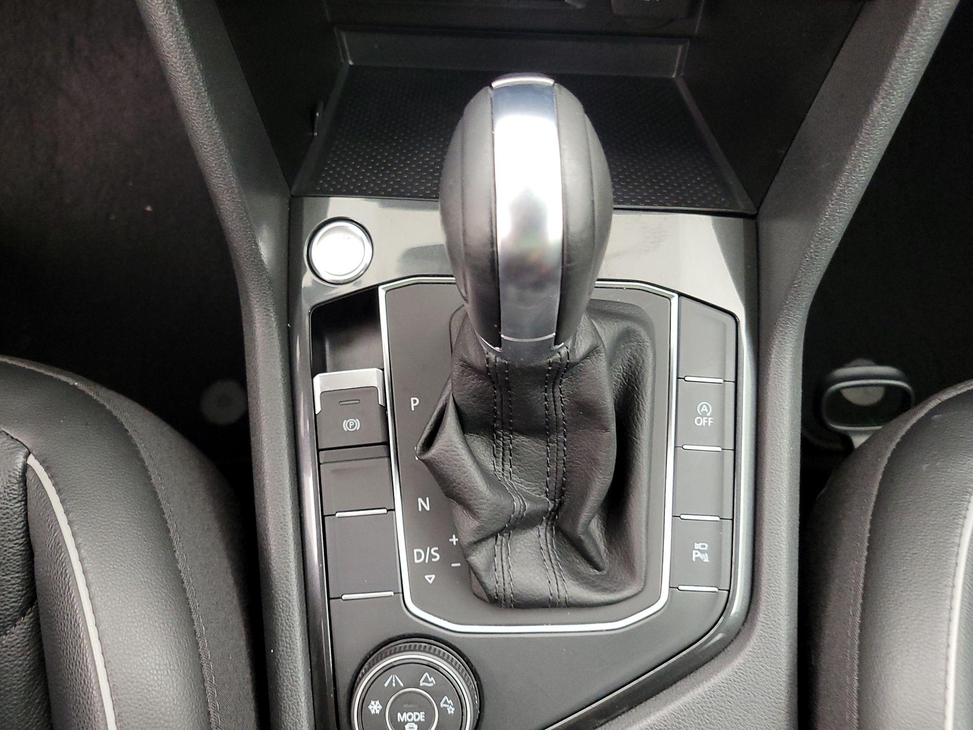 Thumbnail: 2019 Volkswagen Tiguan - 17