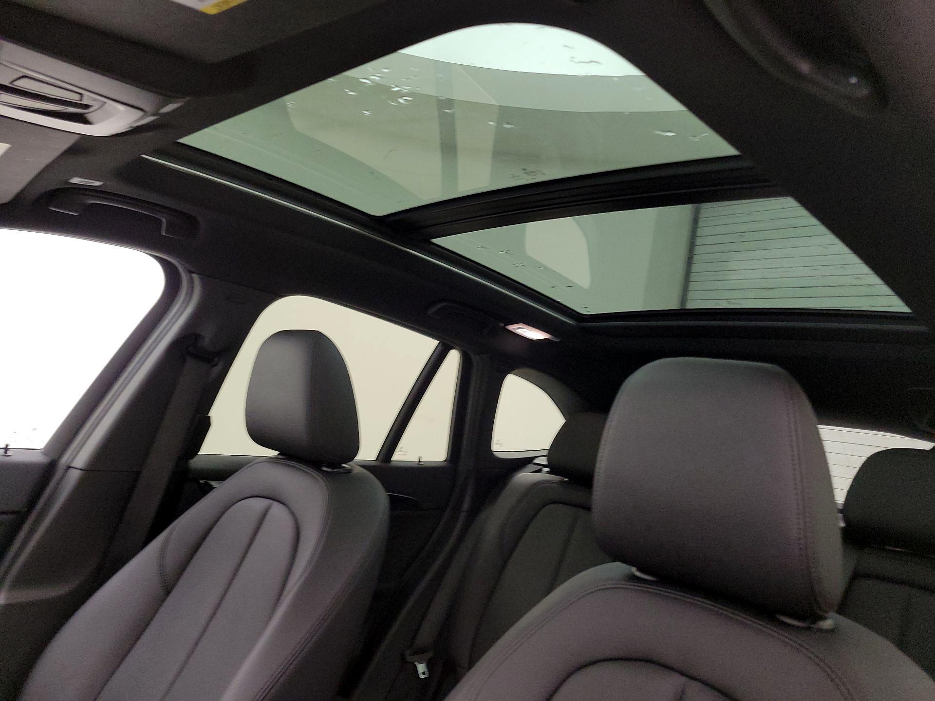 Thumbnail: 2017 BMW X1 - 20