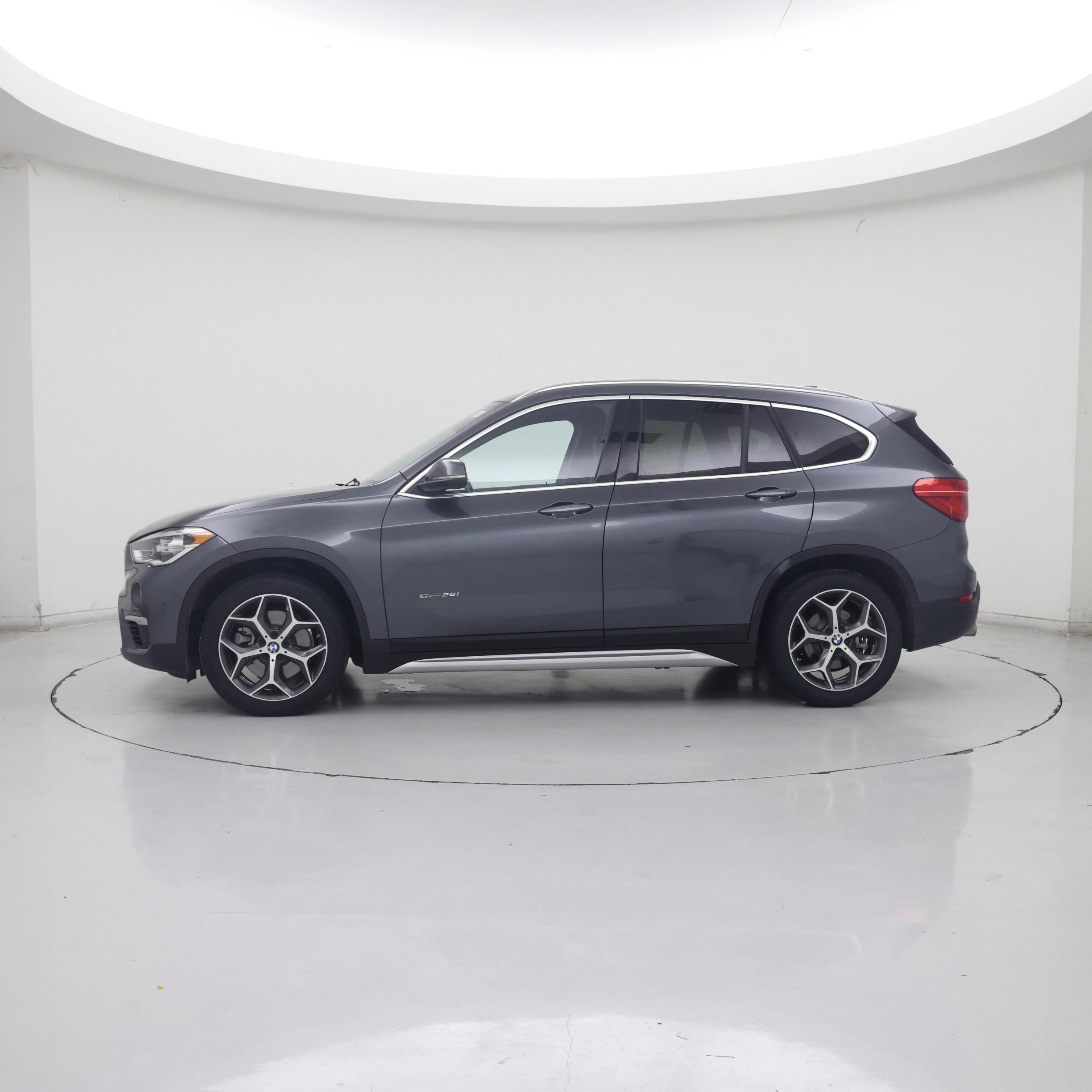 Thumbnail: 2017 BMW X1 - 3