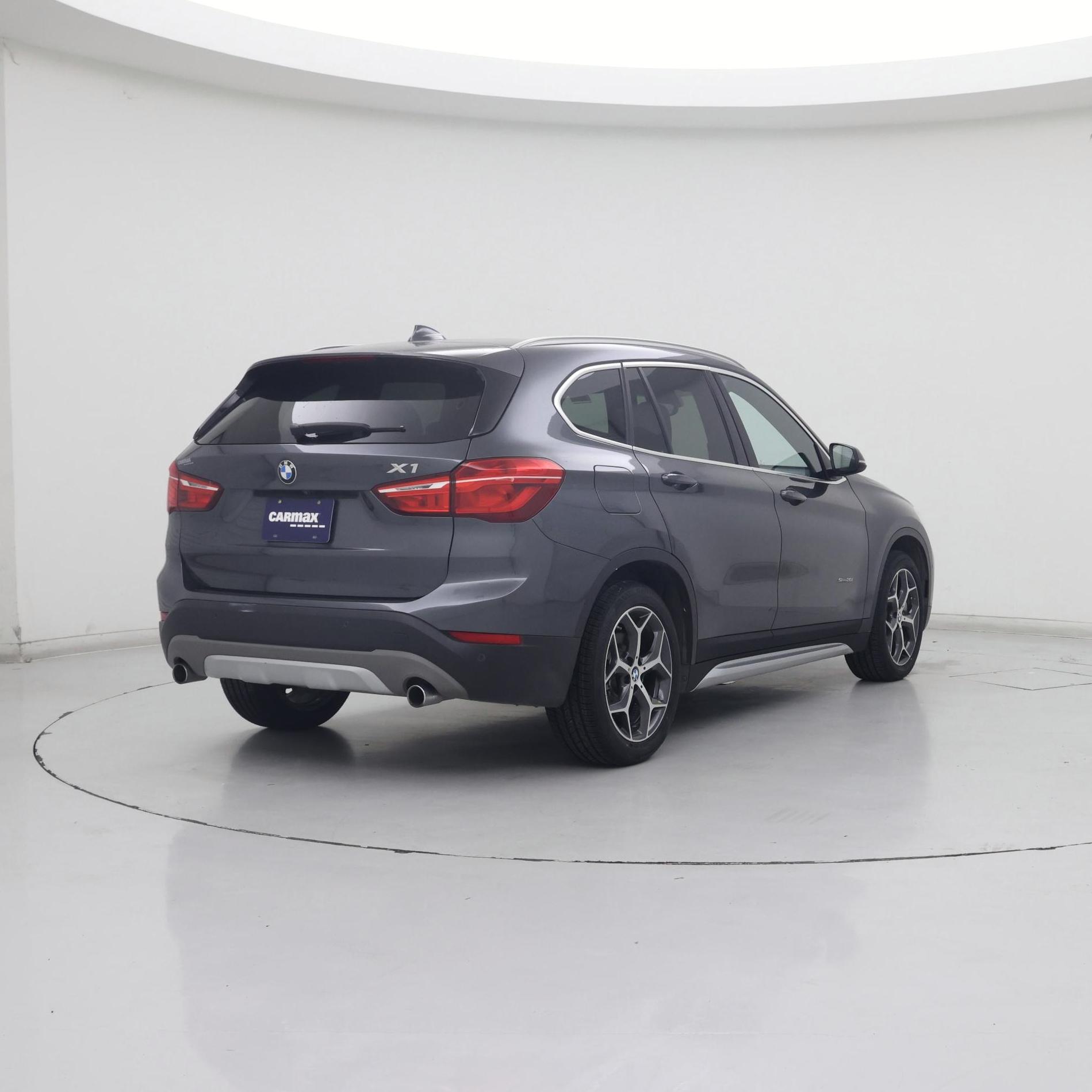 Thumbnail: 2017 BMW X1 - 8