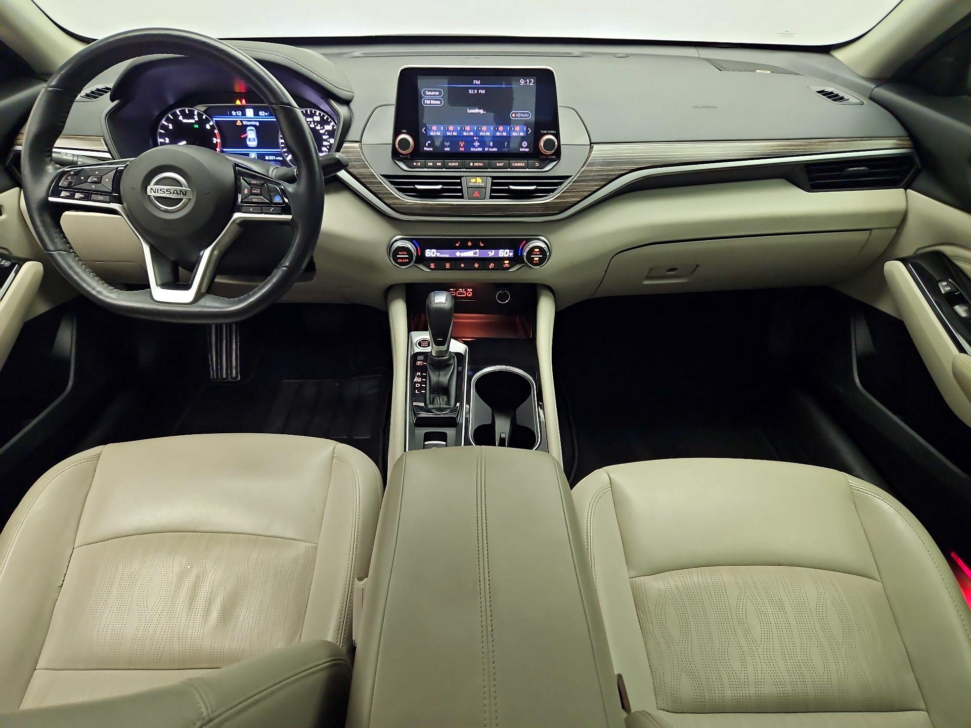 Thumbnail: 2020 Nissan Altima - 9