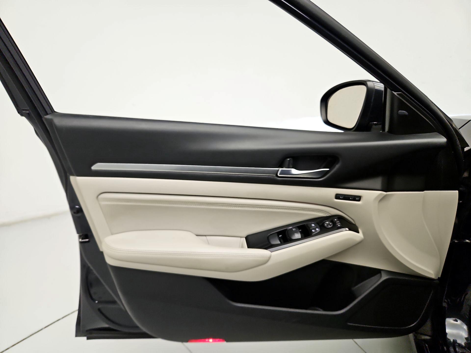 Thumbnail: 2020 Nissan Altima - 12