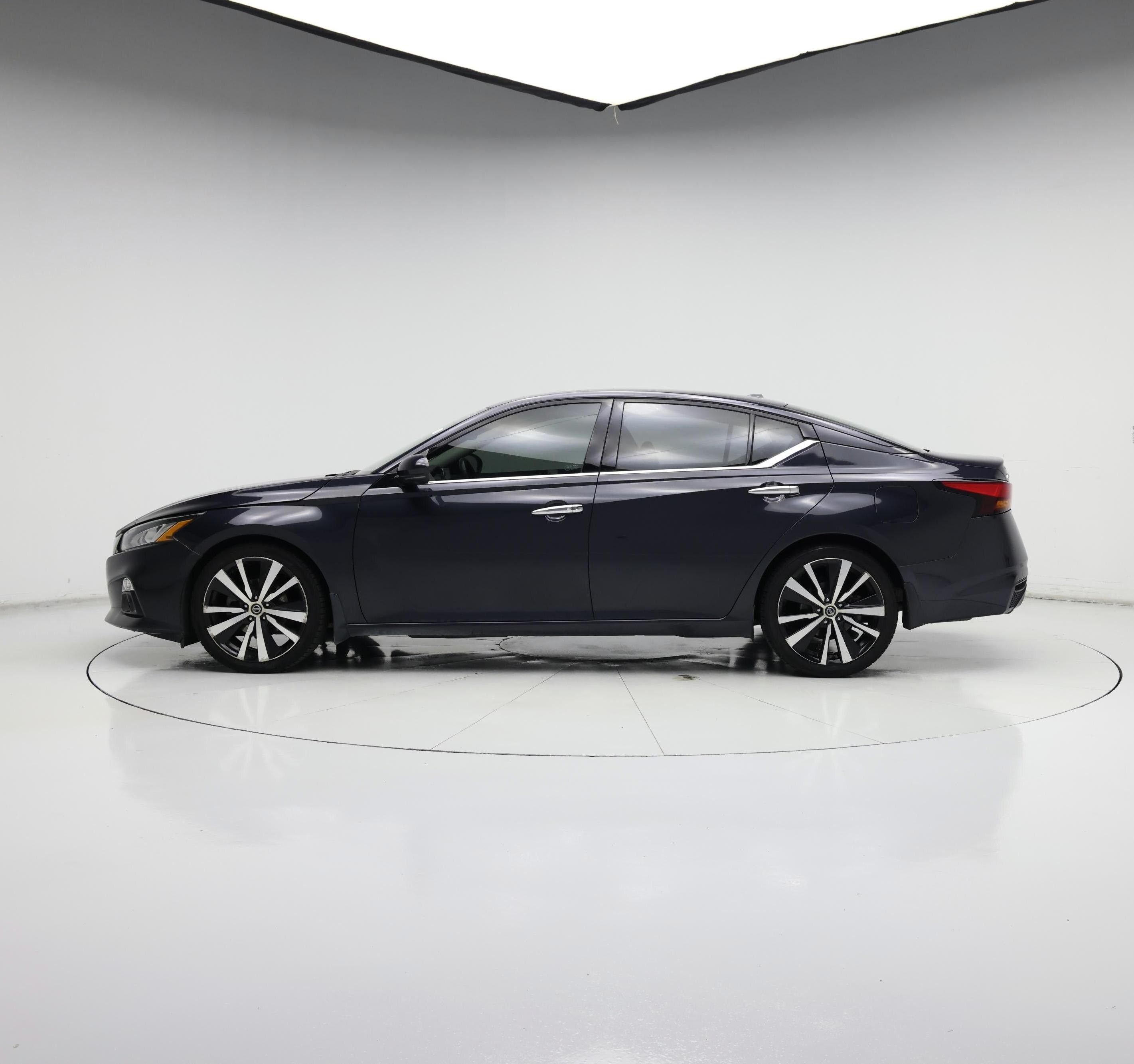 Thumbnail: 2020 Nissan Altima - 3