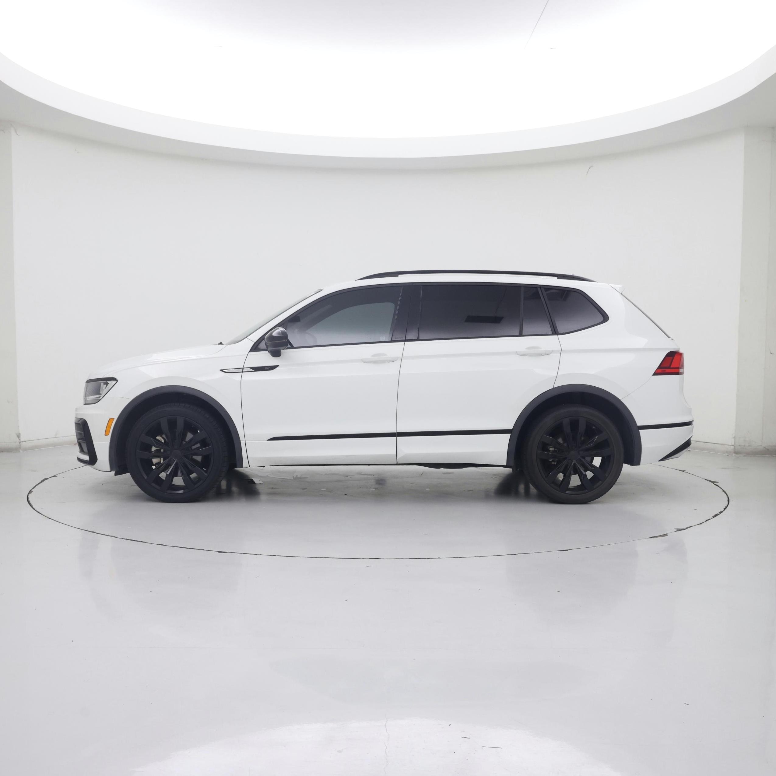 Thumbnail: 2021 Volkswagen Tiguan - 3