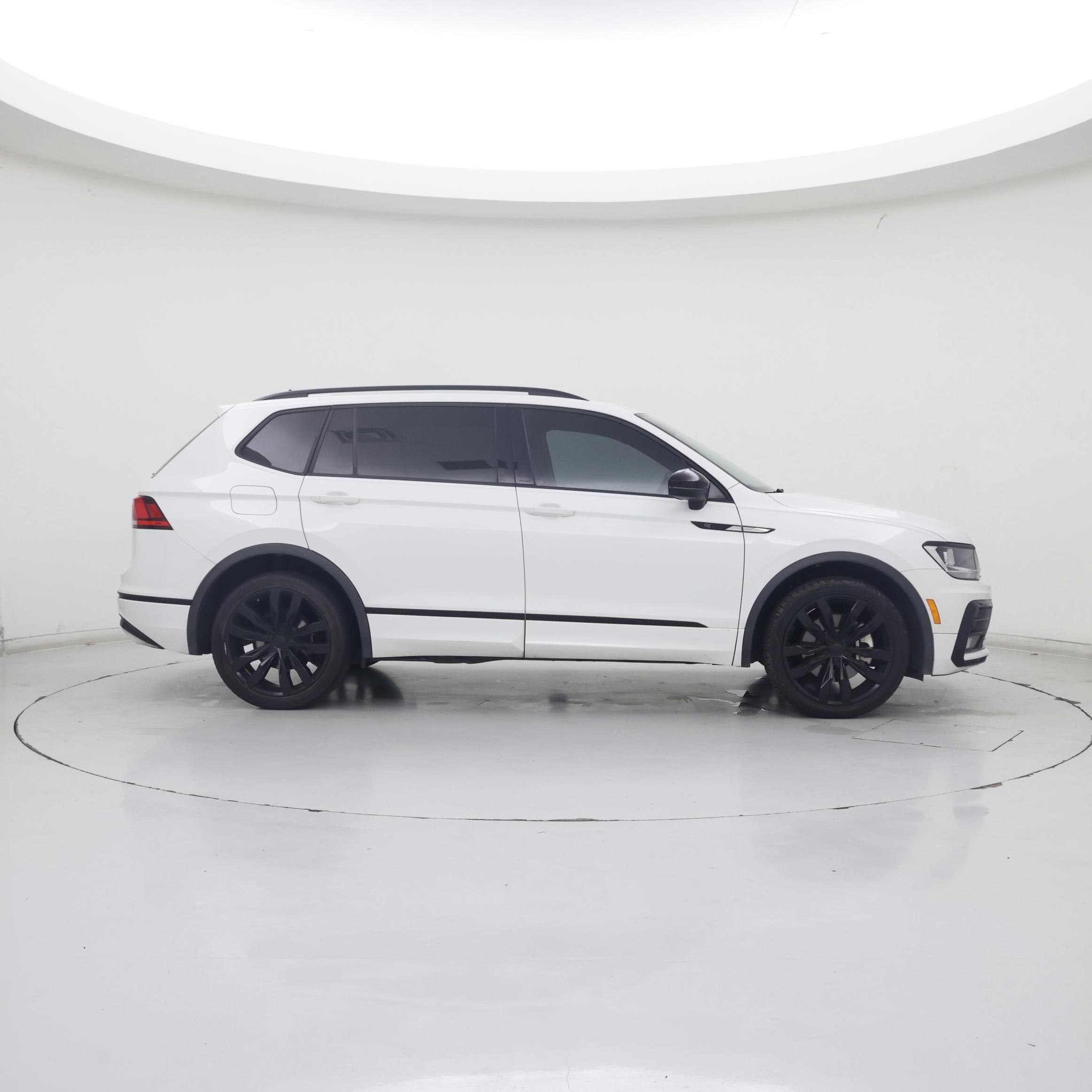 Thumbnail: 2021 Volkswagen Tiguan - 7