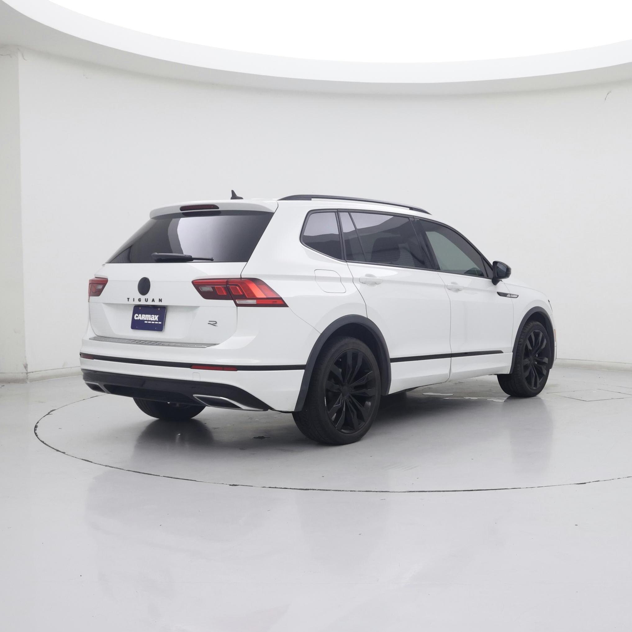 Thumbnail: 2021 Volkswagen Tiguan - 8