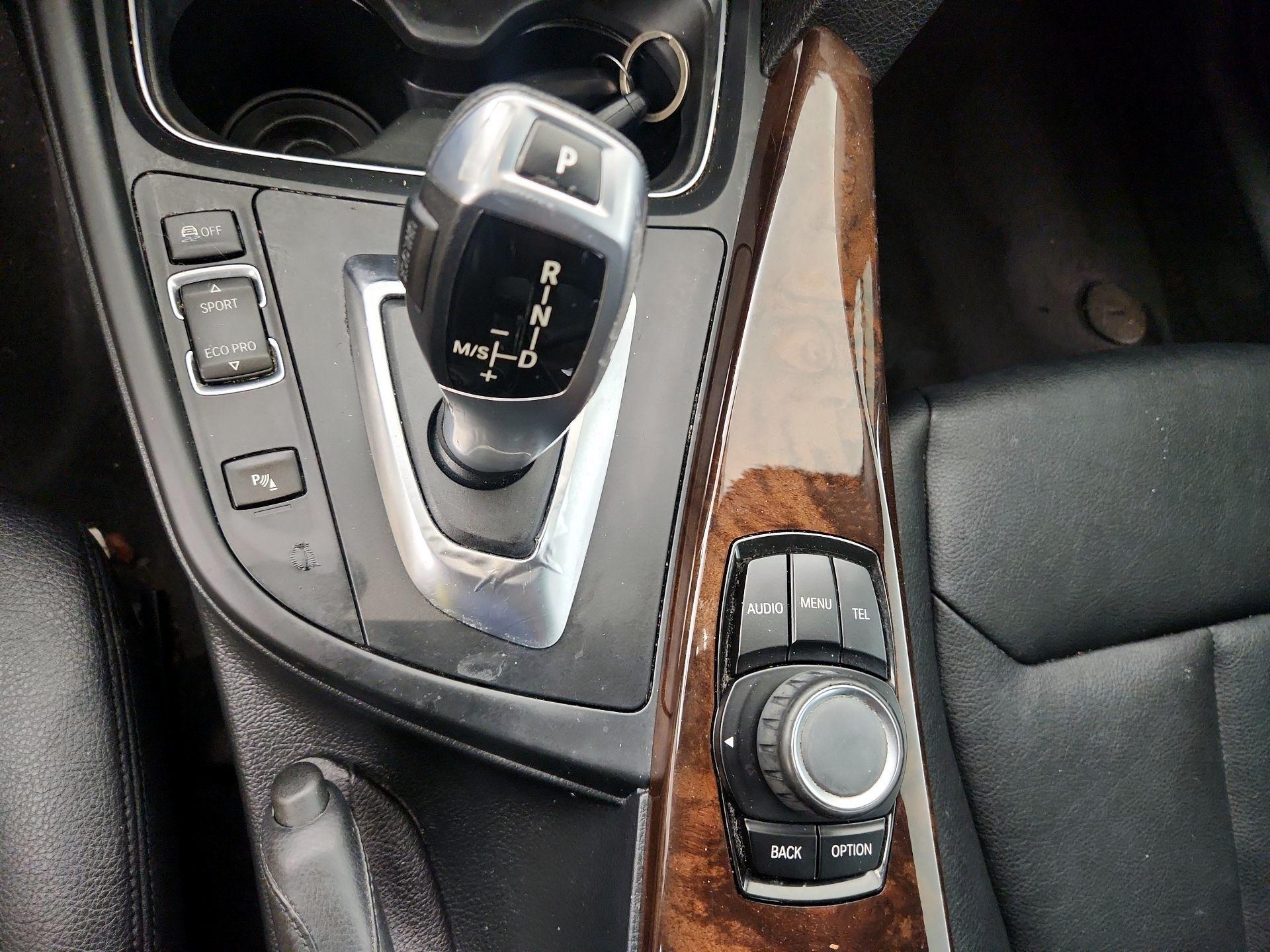 Thumbnail: 2015 BMW 3 Series - 17