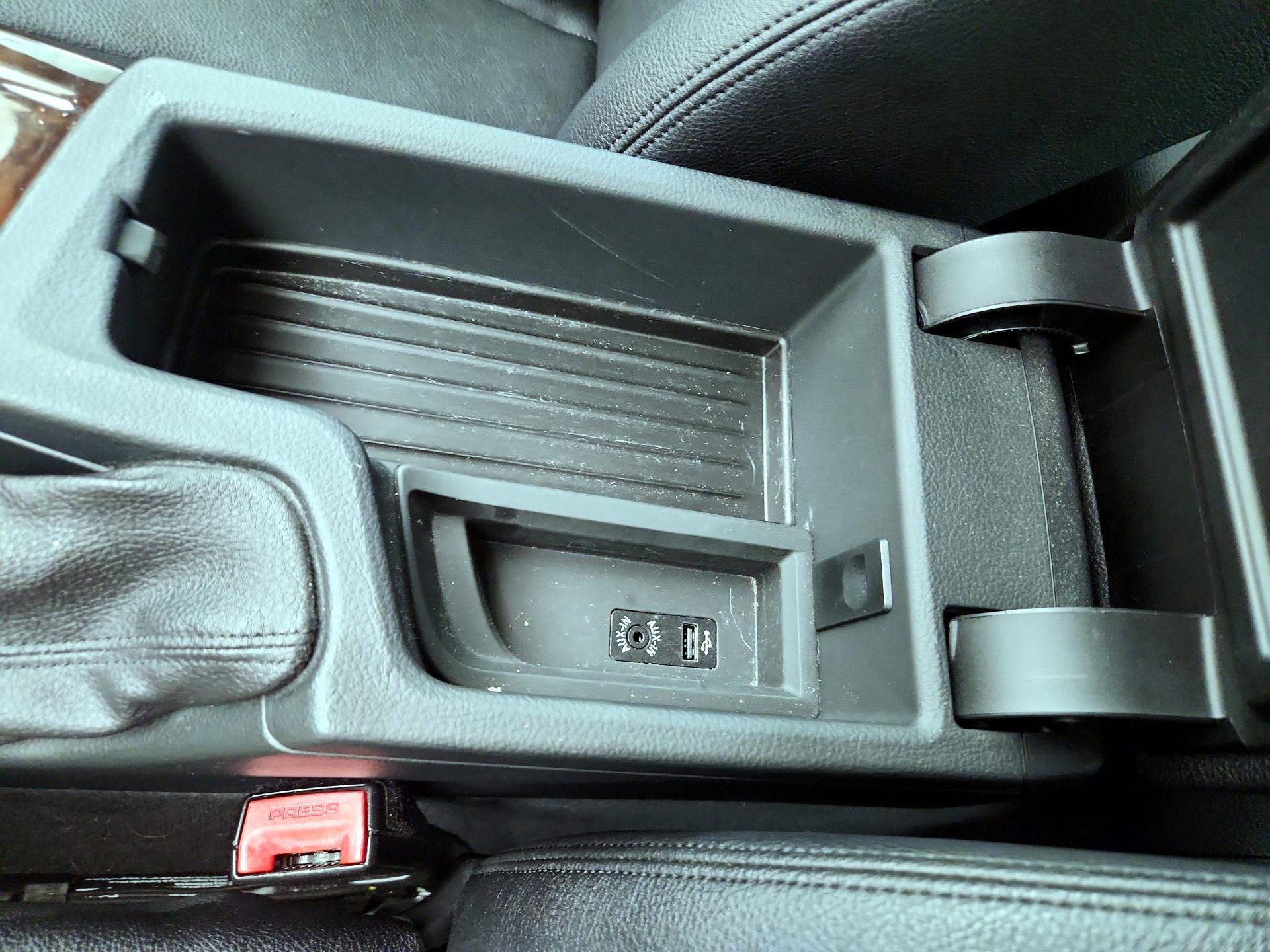 Thumbnail: 2015 BMW 3 Series - 18