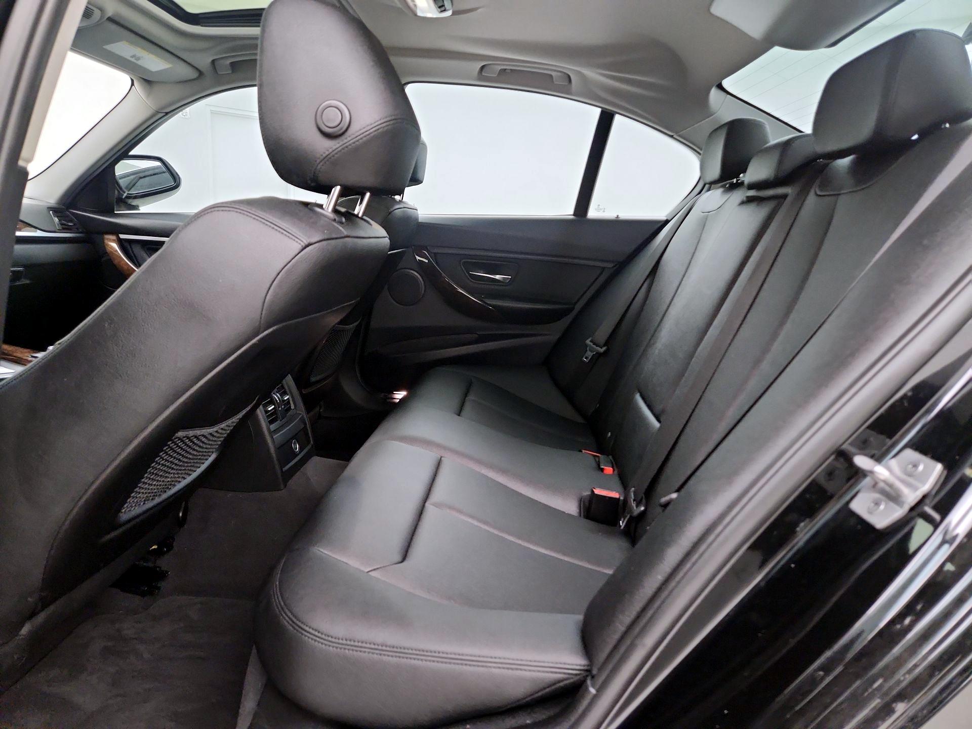 Thumbnail: 2015 BMW 3 Series - 20
