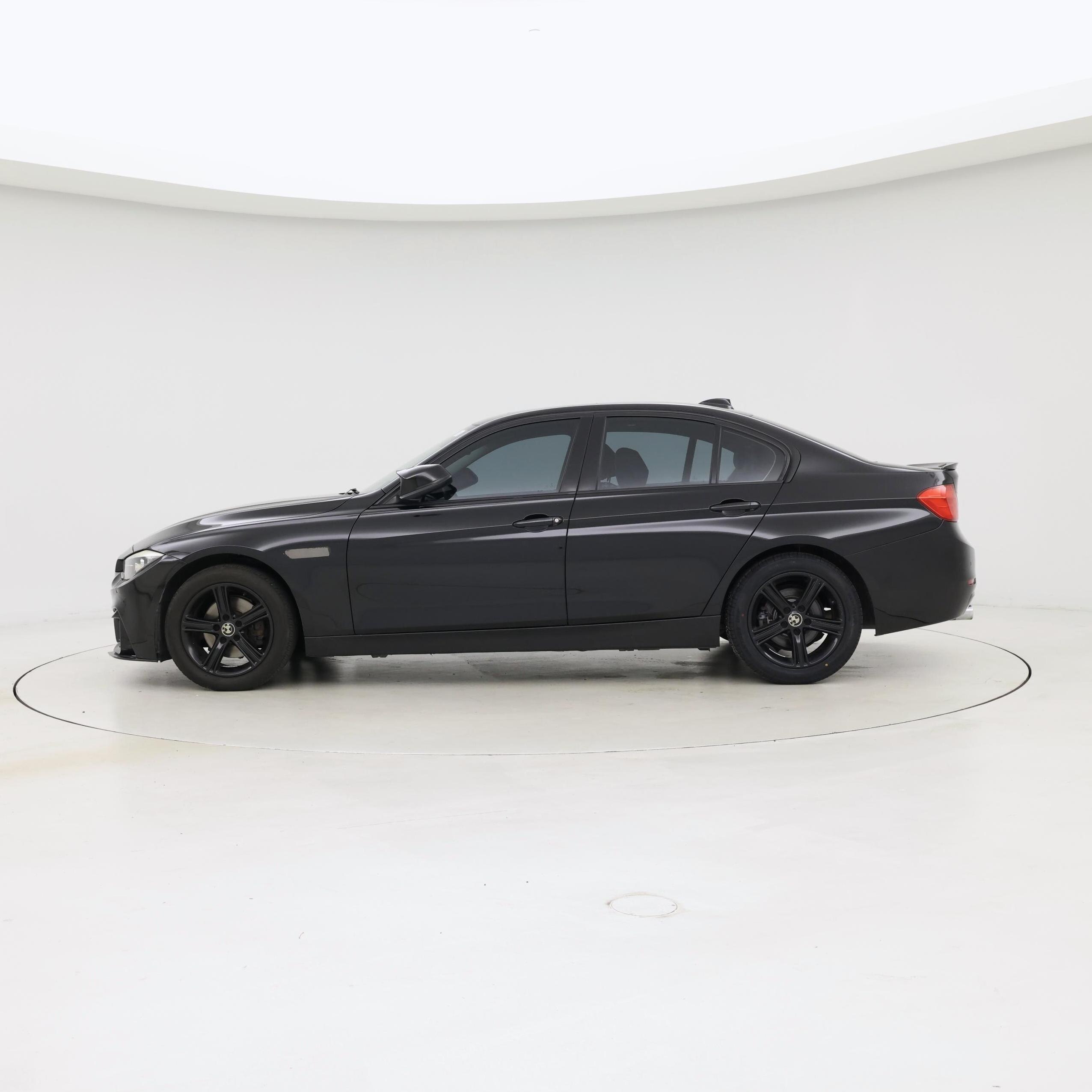 Thumbnail: 2015 BMW 3 Series - 3