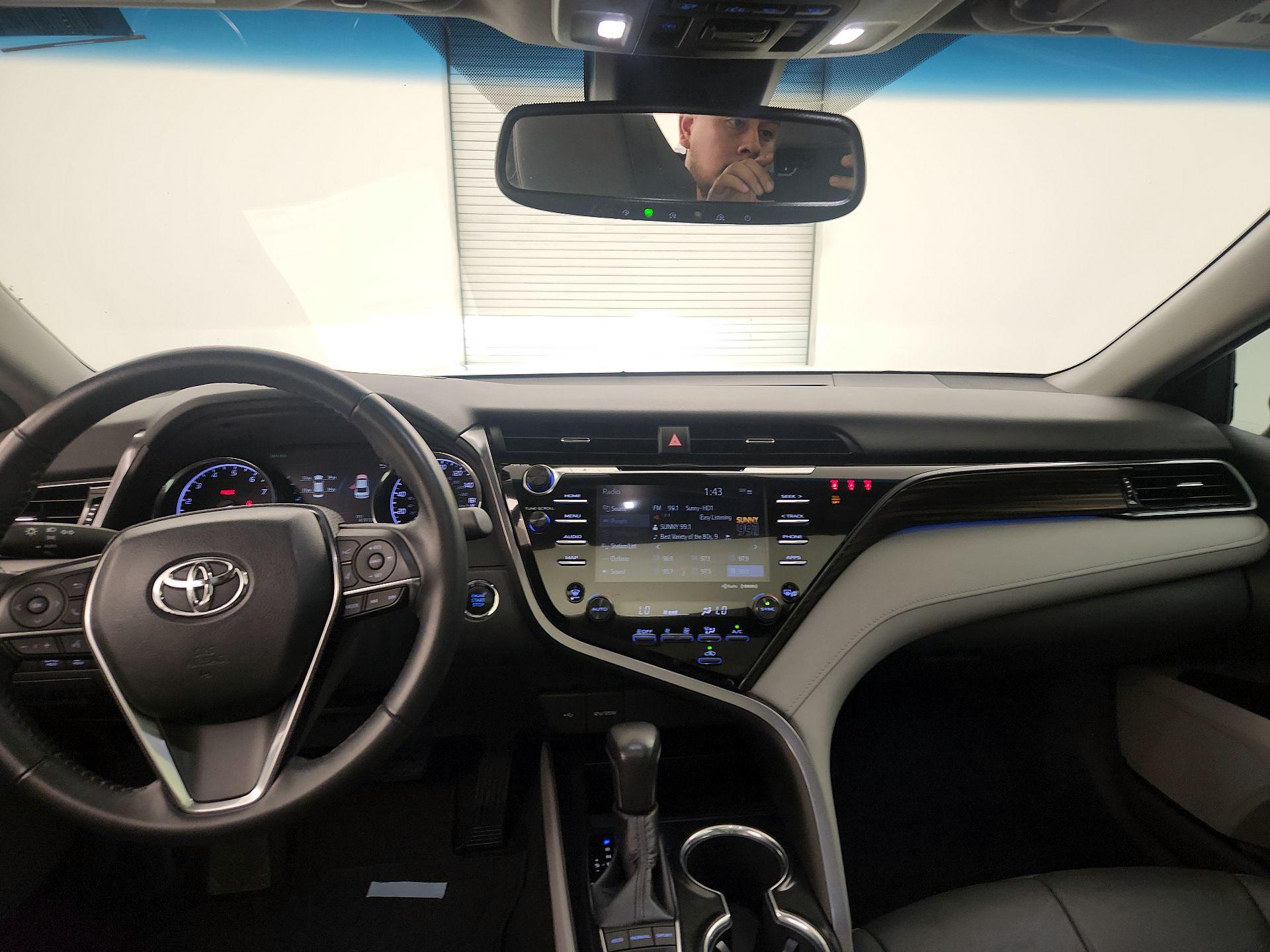 Thumbnail: 2020 Toyota Camry - 9