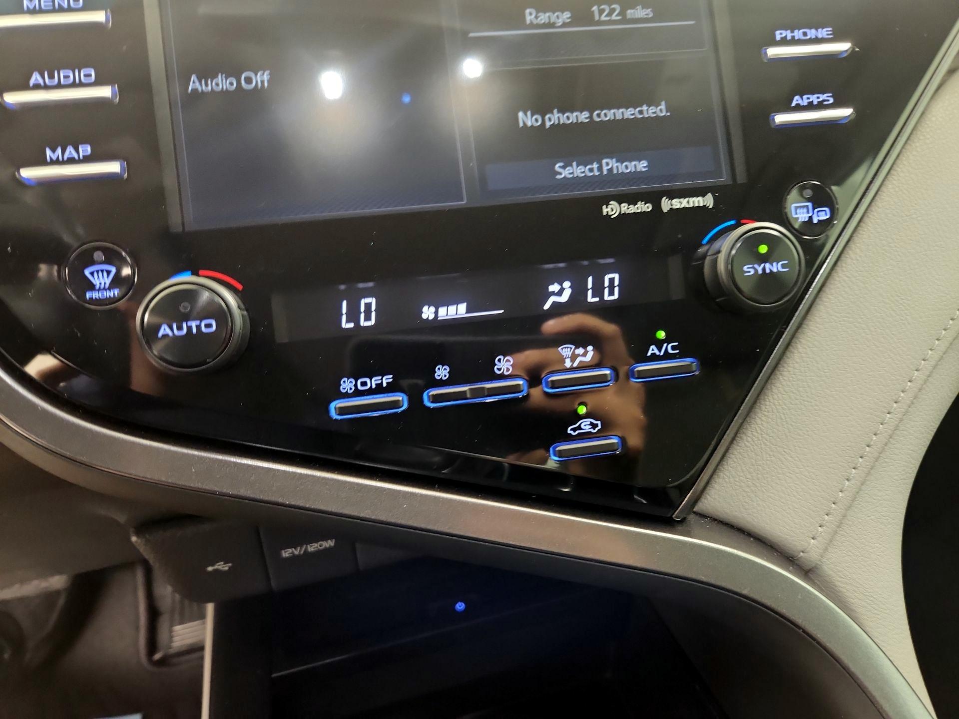 Thumbnail: 2020 Toyota Camry - 16