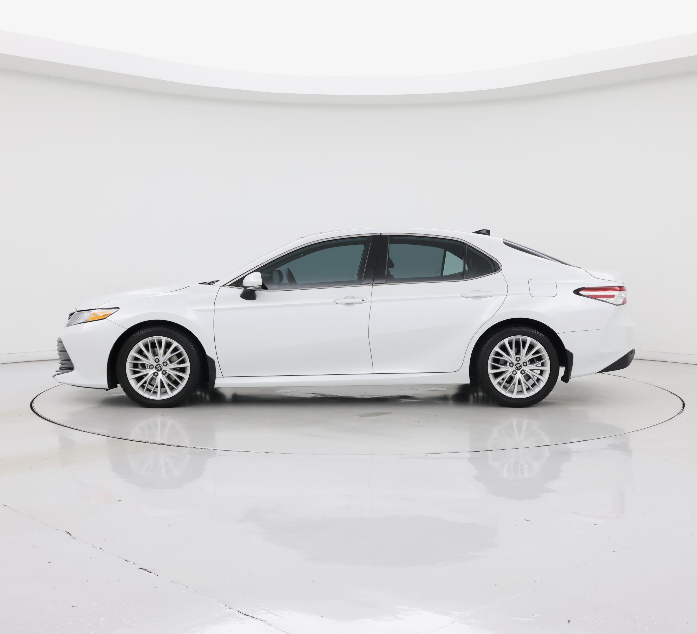 Thumbnail: 2020 Toyota Camry - 3